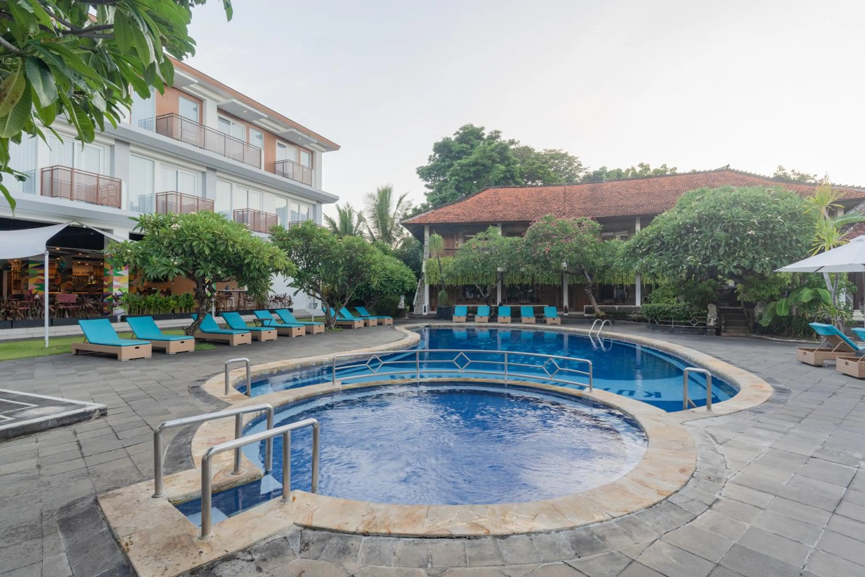 Swimming pool in Kuta Beach Club Hotel
