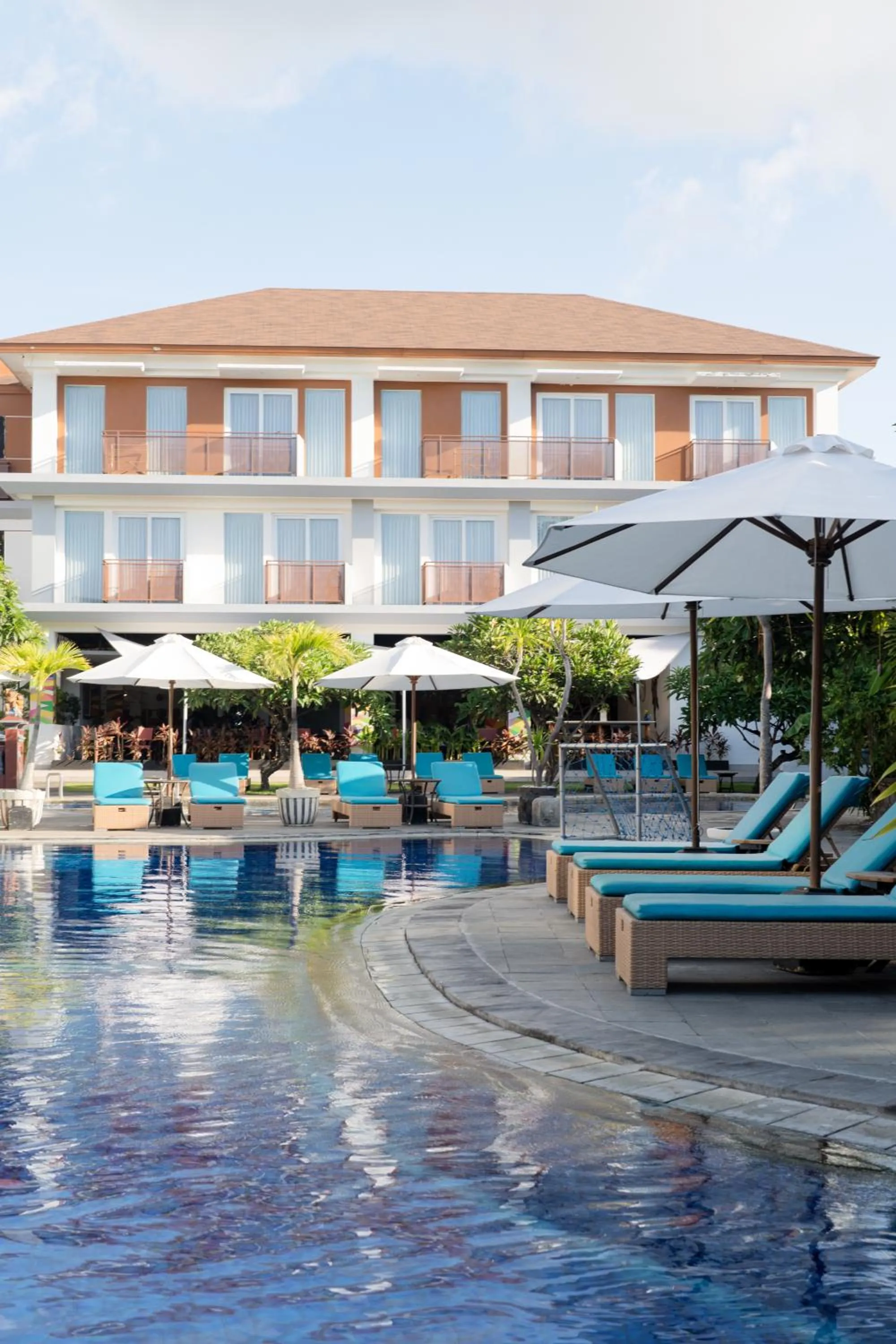 Swimming pool in Kuta Beach Club Hotel