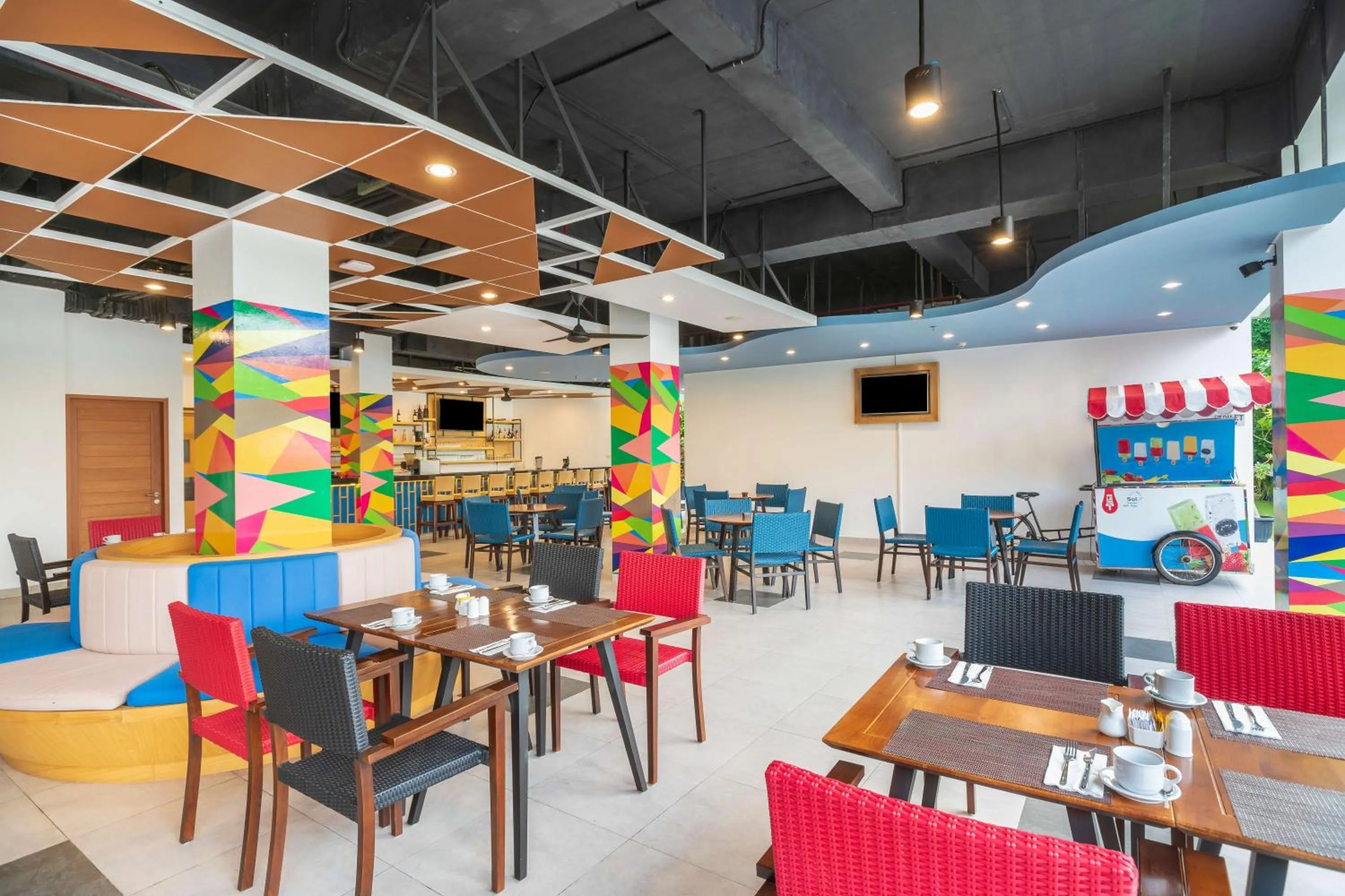 Restaurant/places to eat in Kuta Beach Club Hotel