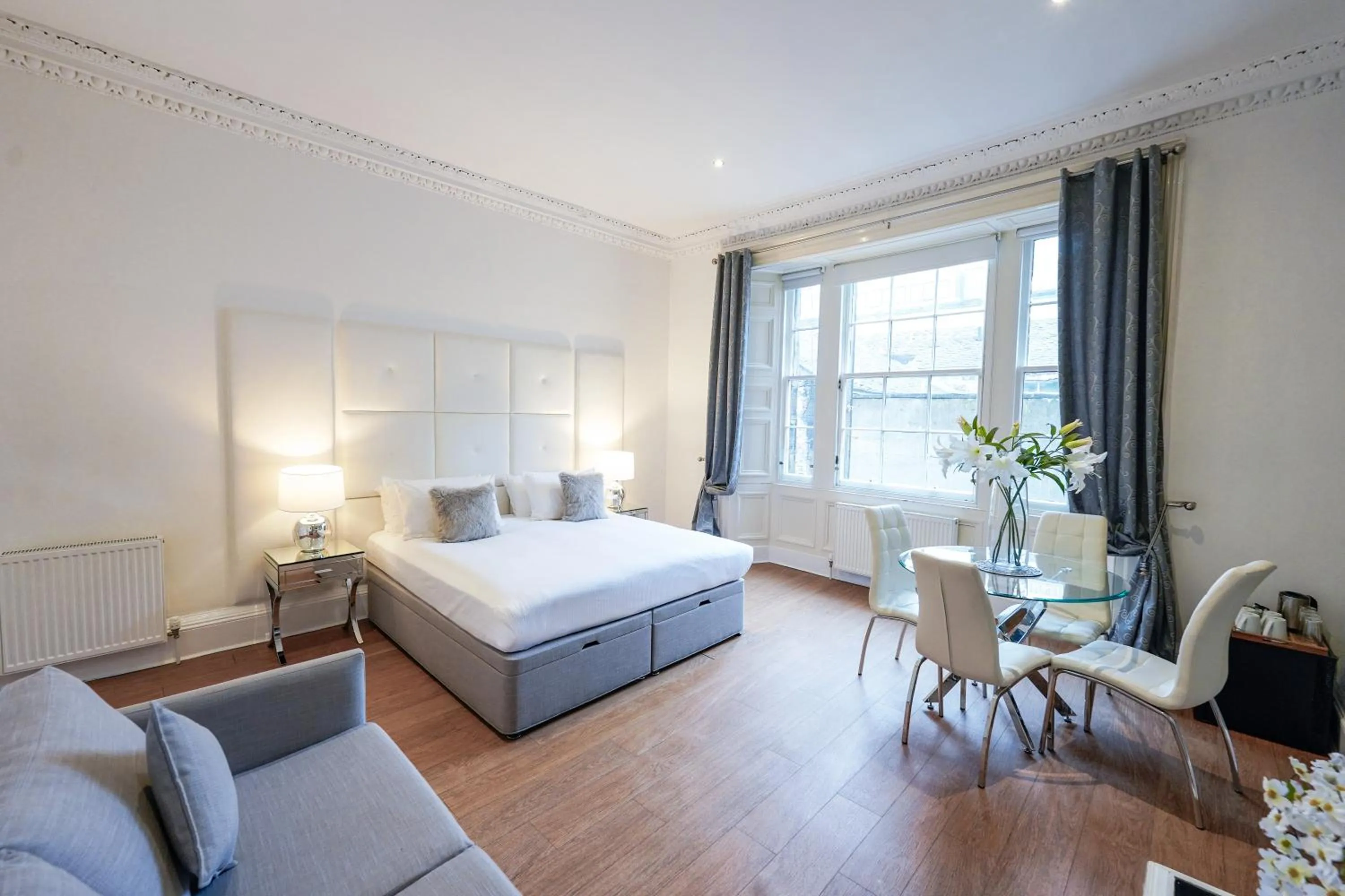 Bed in Hanover 71 Suites