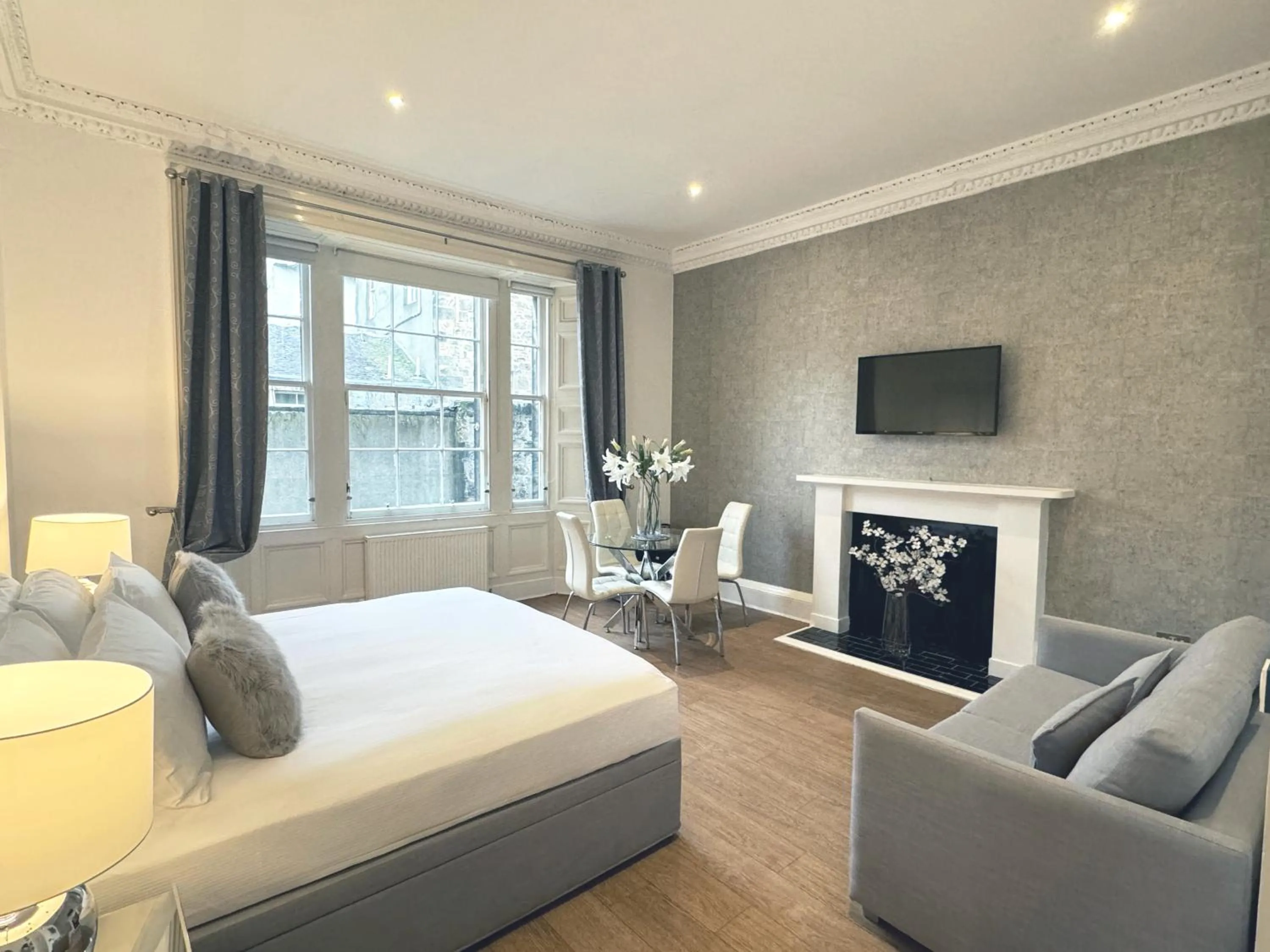 Bed in Hanover 71 Suites