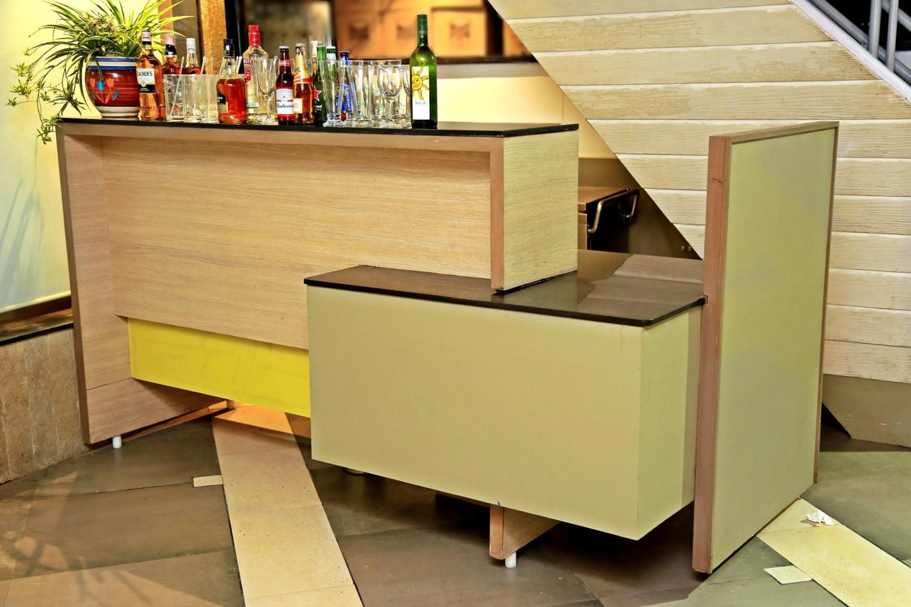 Alcoholic drinks in The Oriental Residency