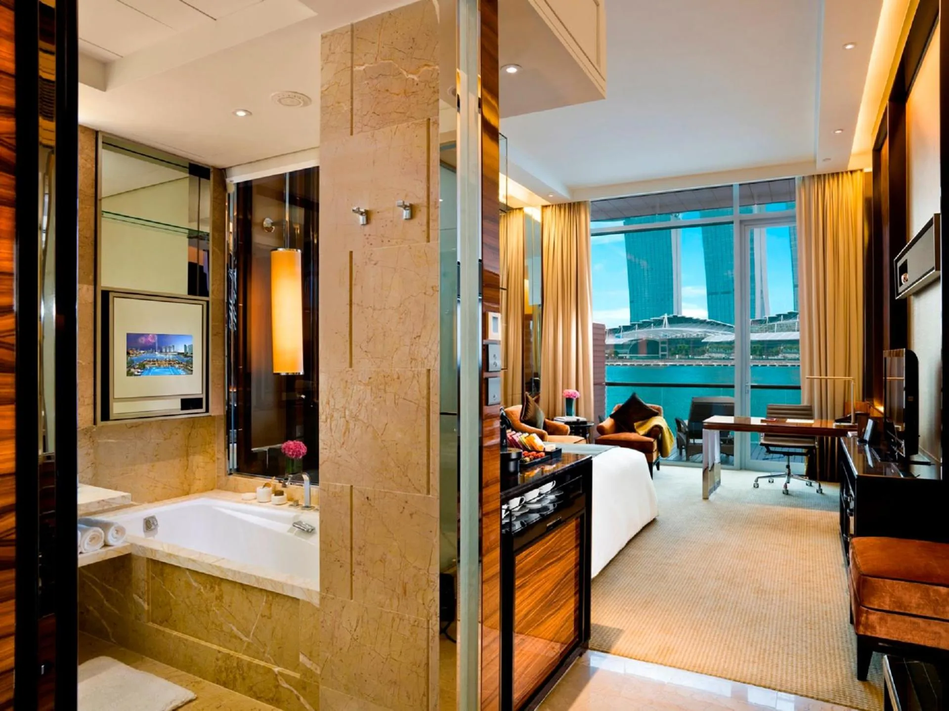 Bathroom, Bed in The Fullerton Bay Hotel Singapore