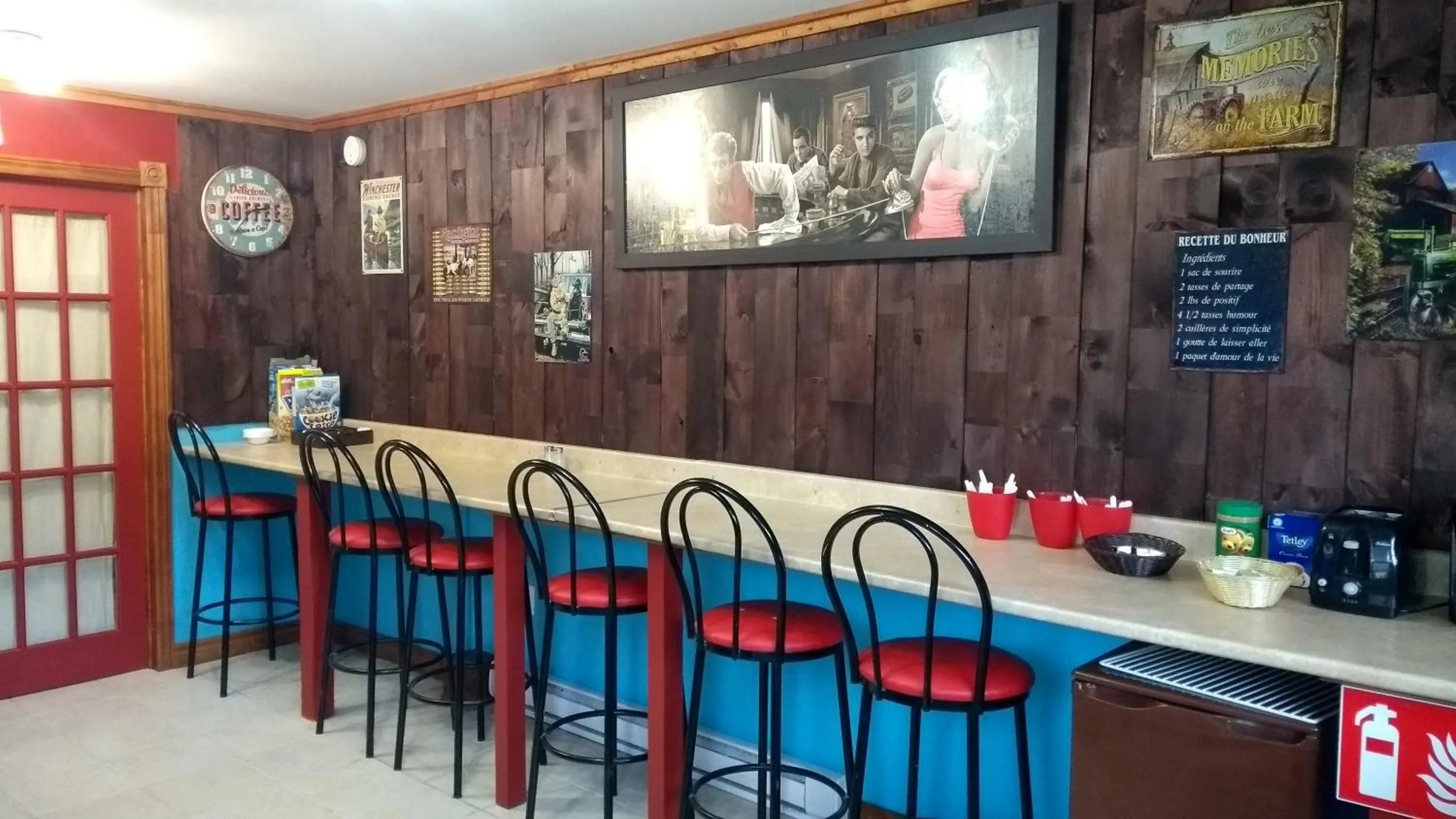 Communal kitchen in Le Saint Alex