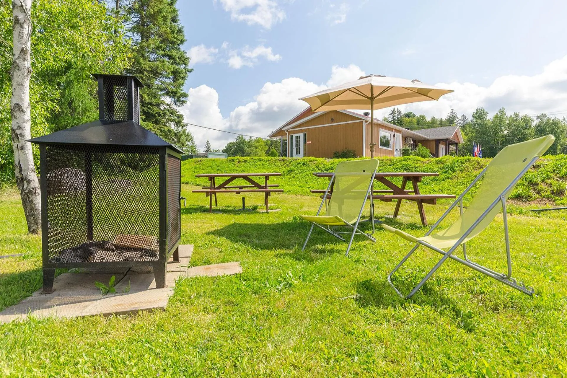 Area and facilities in Le Saint Alex