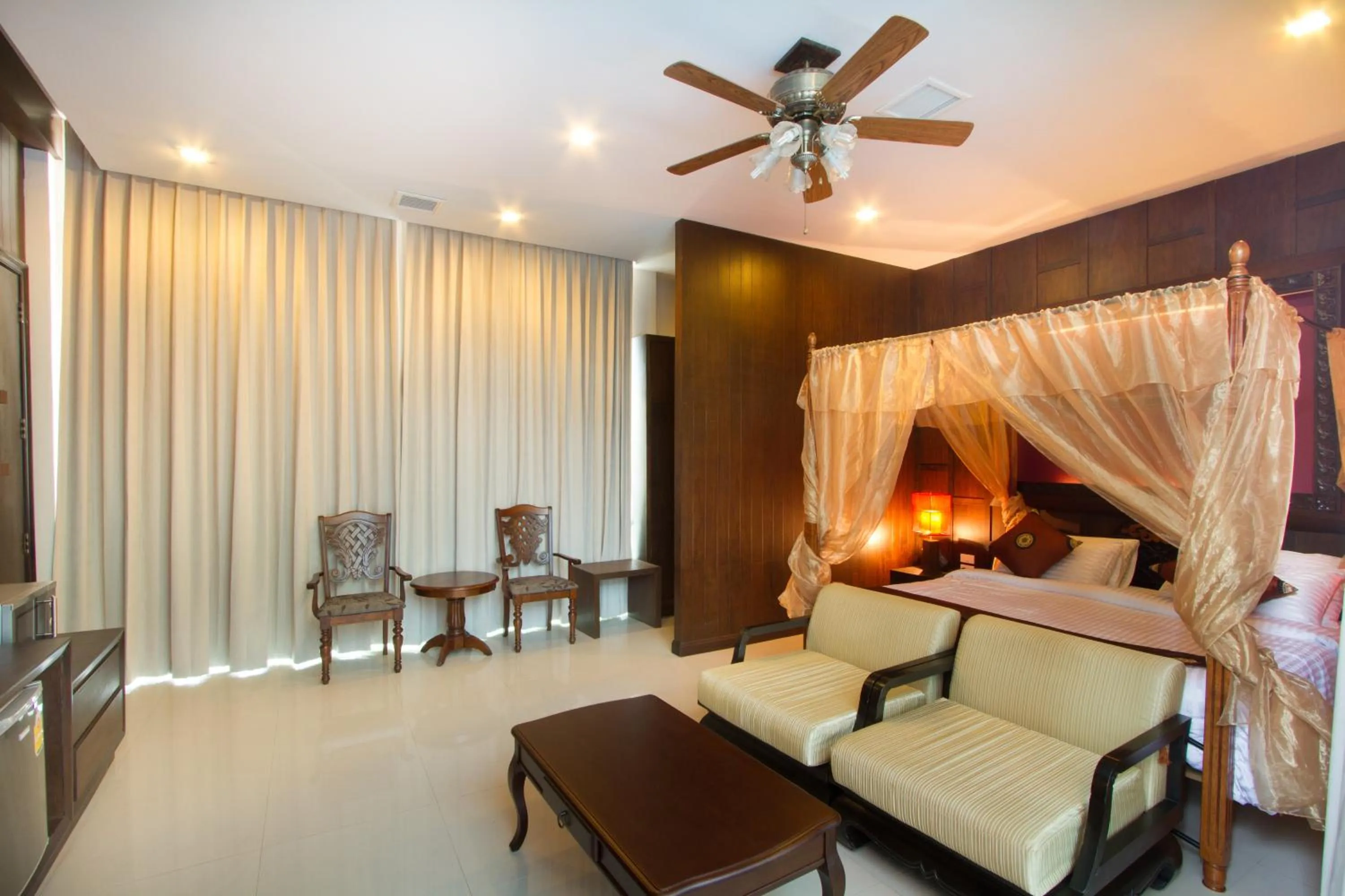 Photo of the whole room, Bed in Royal Thai Pavilion Jomtien Hotel