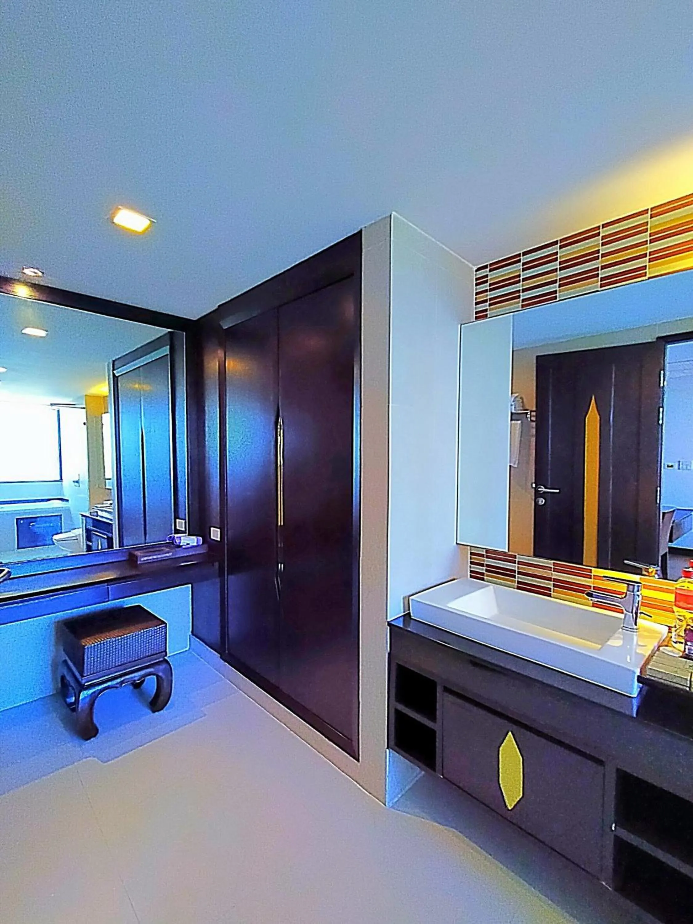 wardrobe in Royal Thai Pavilion Jomtien Hotel