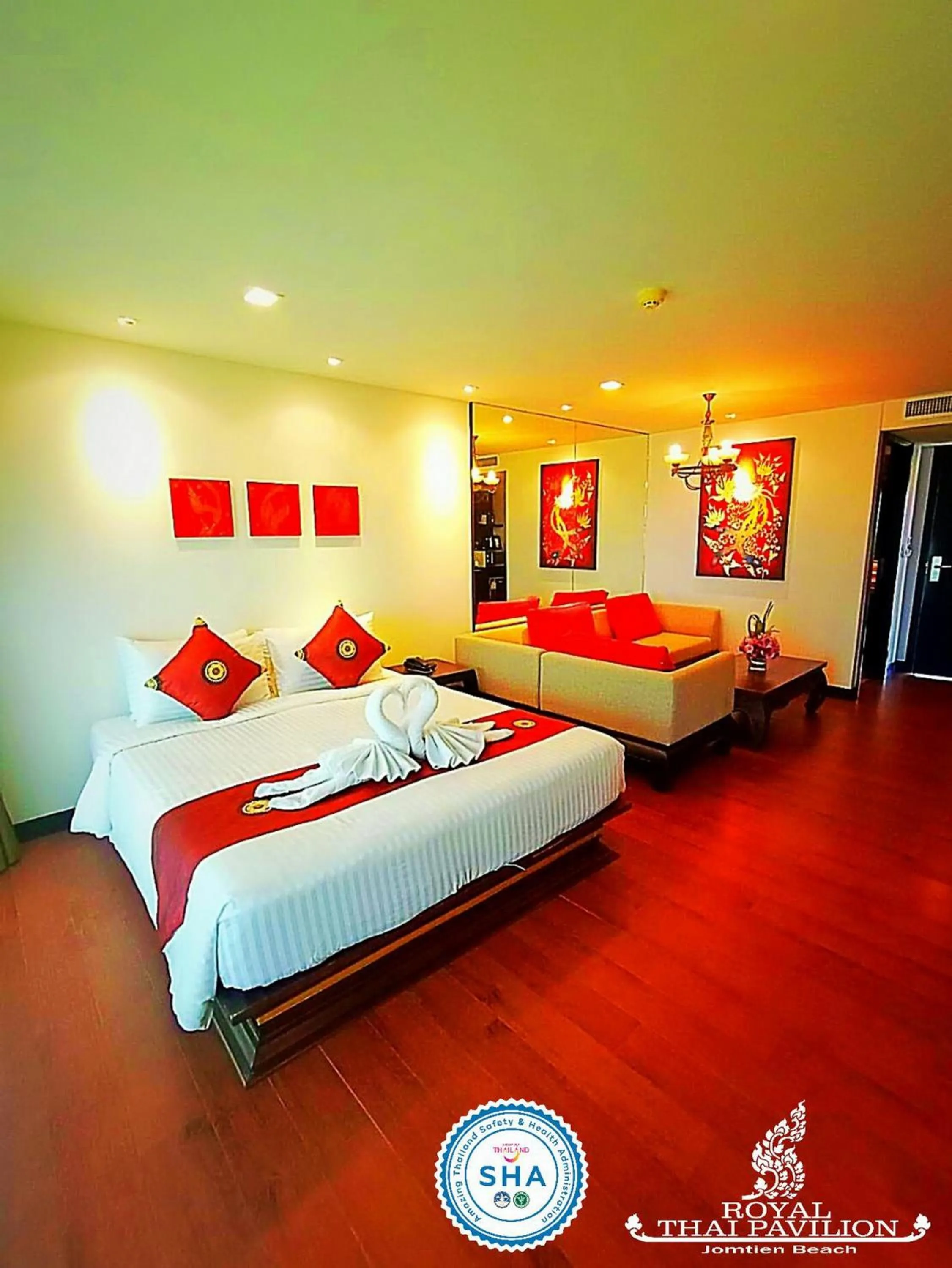 Bedroom, Bed in Royal Thai Pavilion Jomtien Hotel