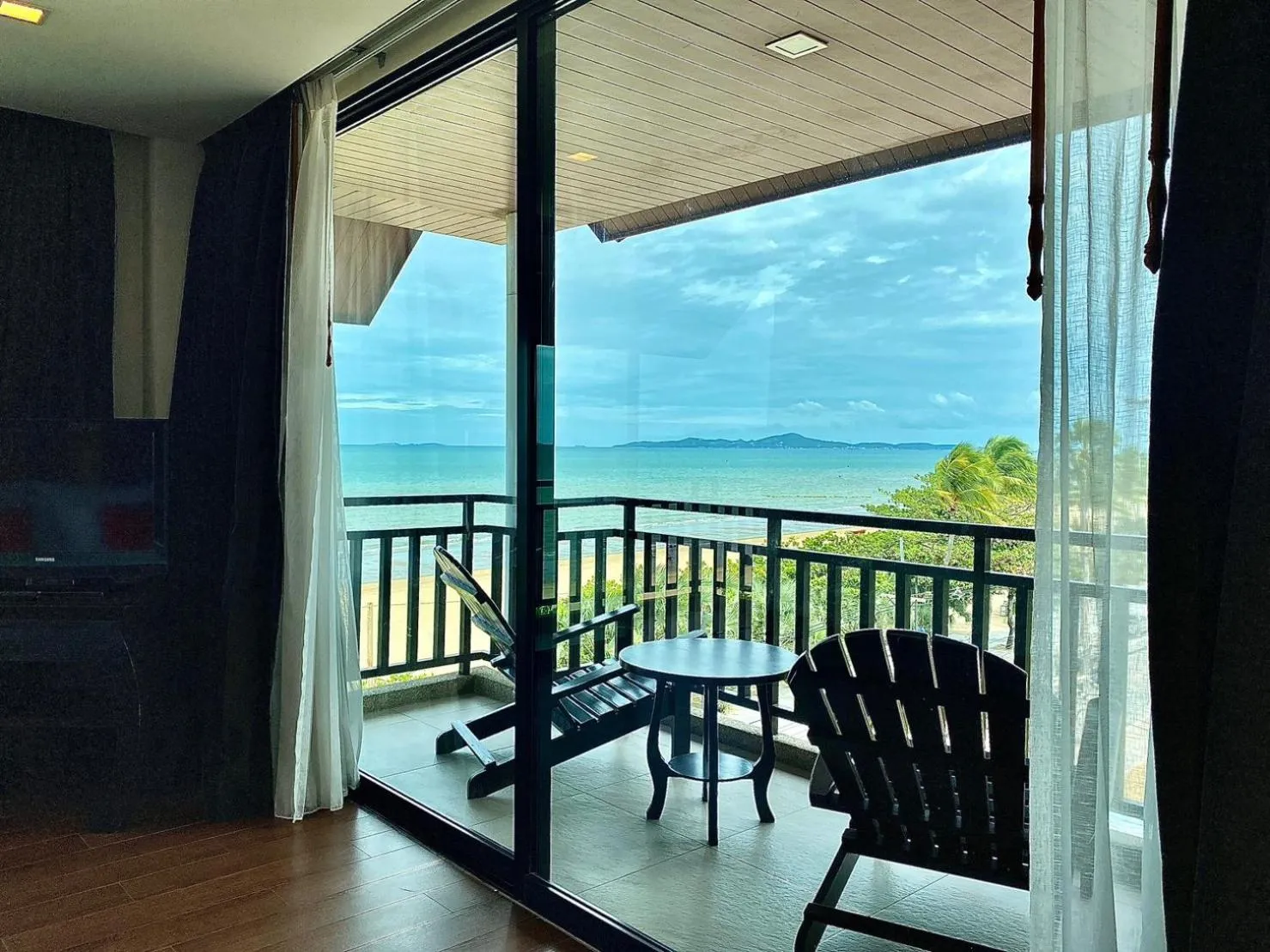 Balcony/Terrace in Royal Thai Pavilion Jomtien Hotel