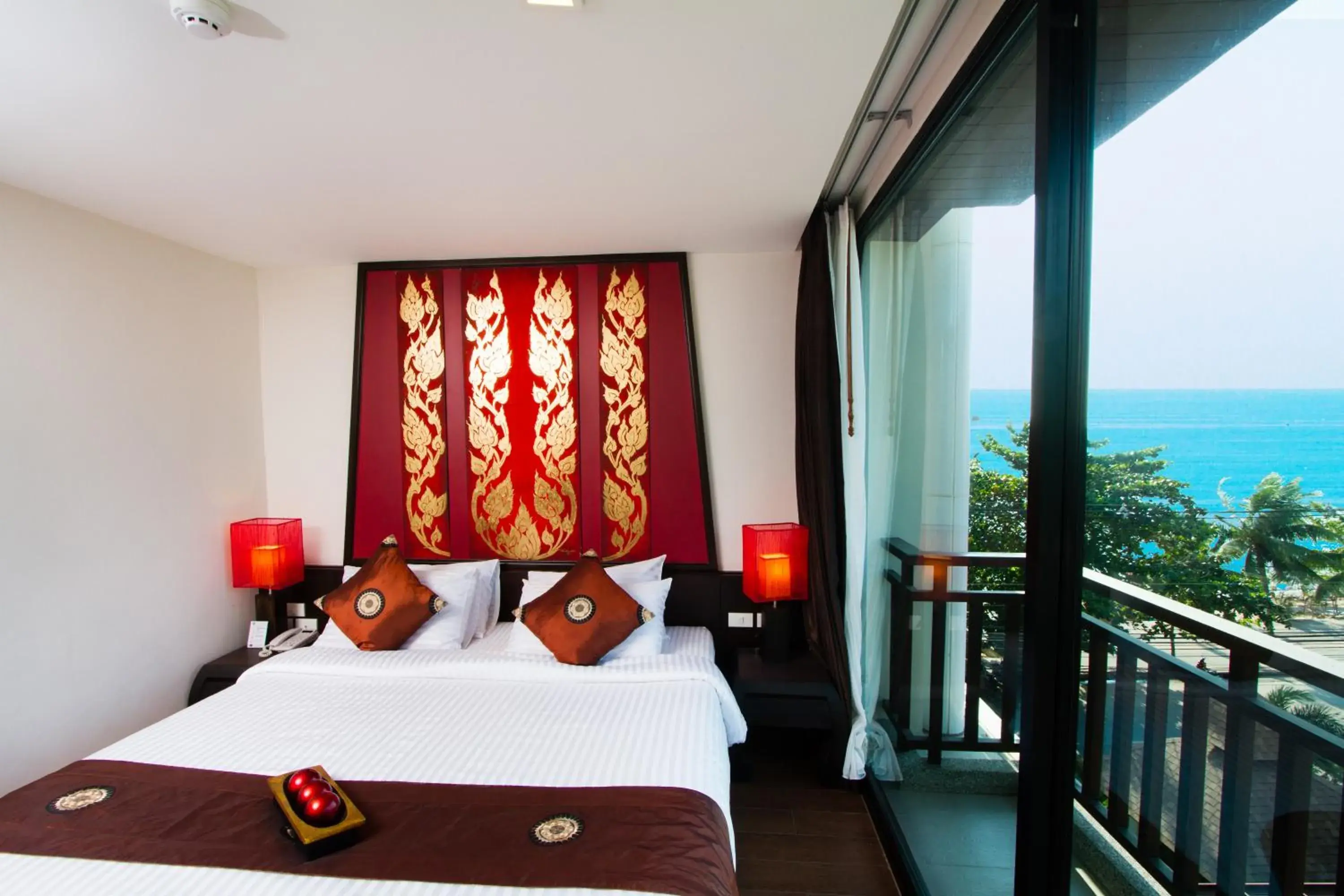 Bed in Royal Thai Pavilion Jomtien Hotel Bed in Royal Thai Pavilion Jomtien Hotel