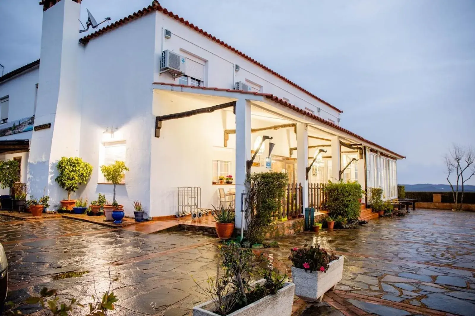 Property building in Complejo Los Veneros Property building in Complejo Los Veneros