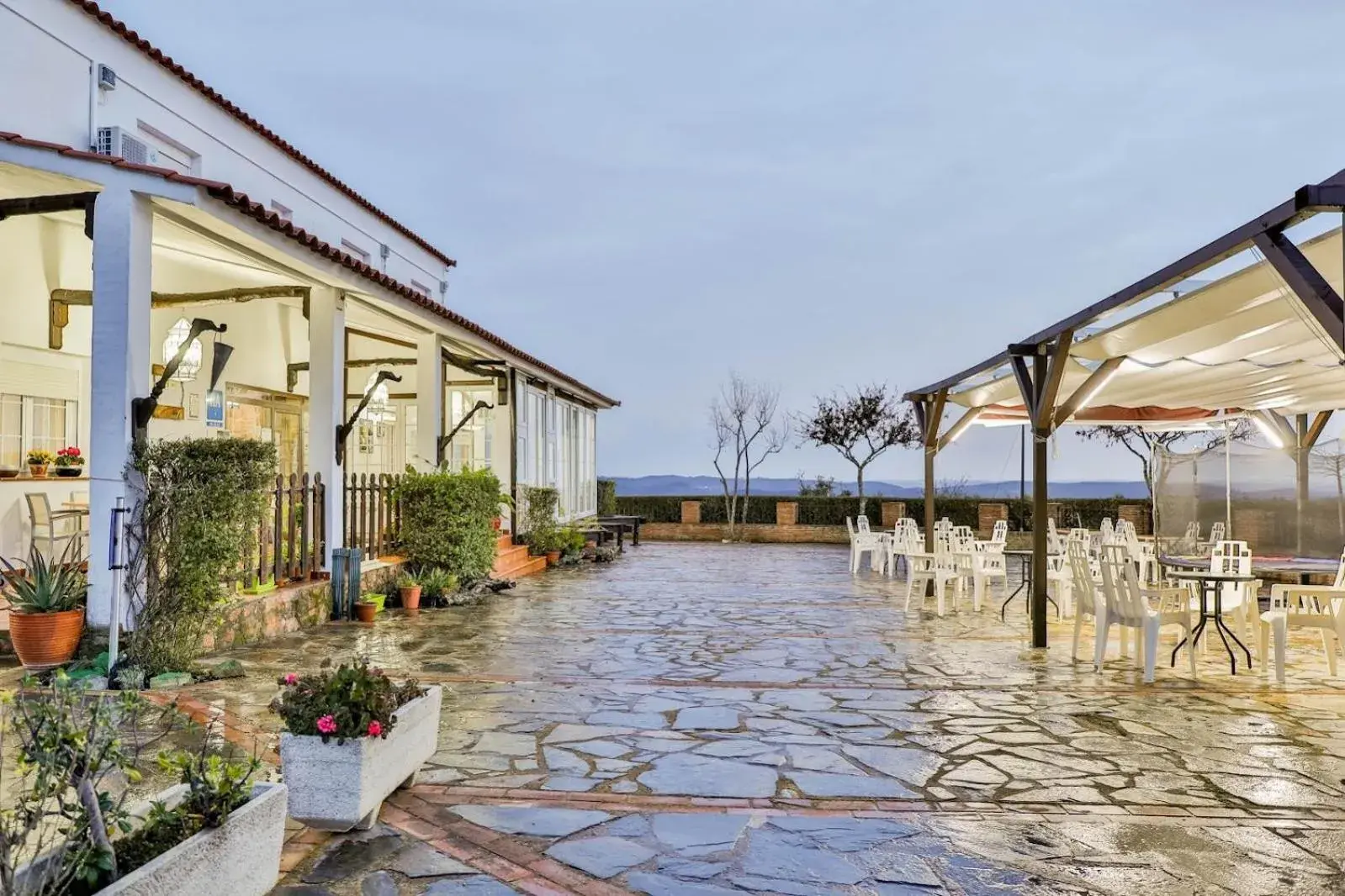 Property building in Complejo Los Veneros Property building in Complejo Los Veneros