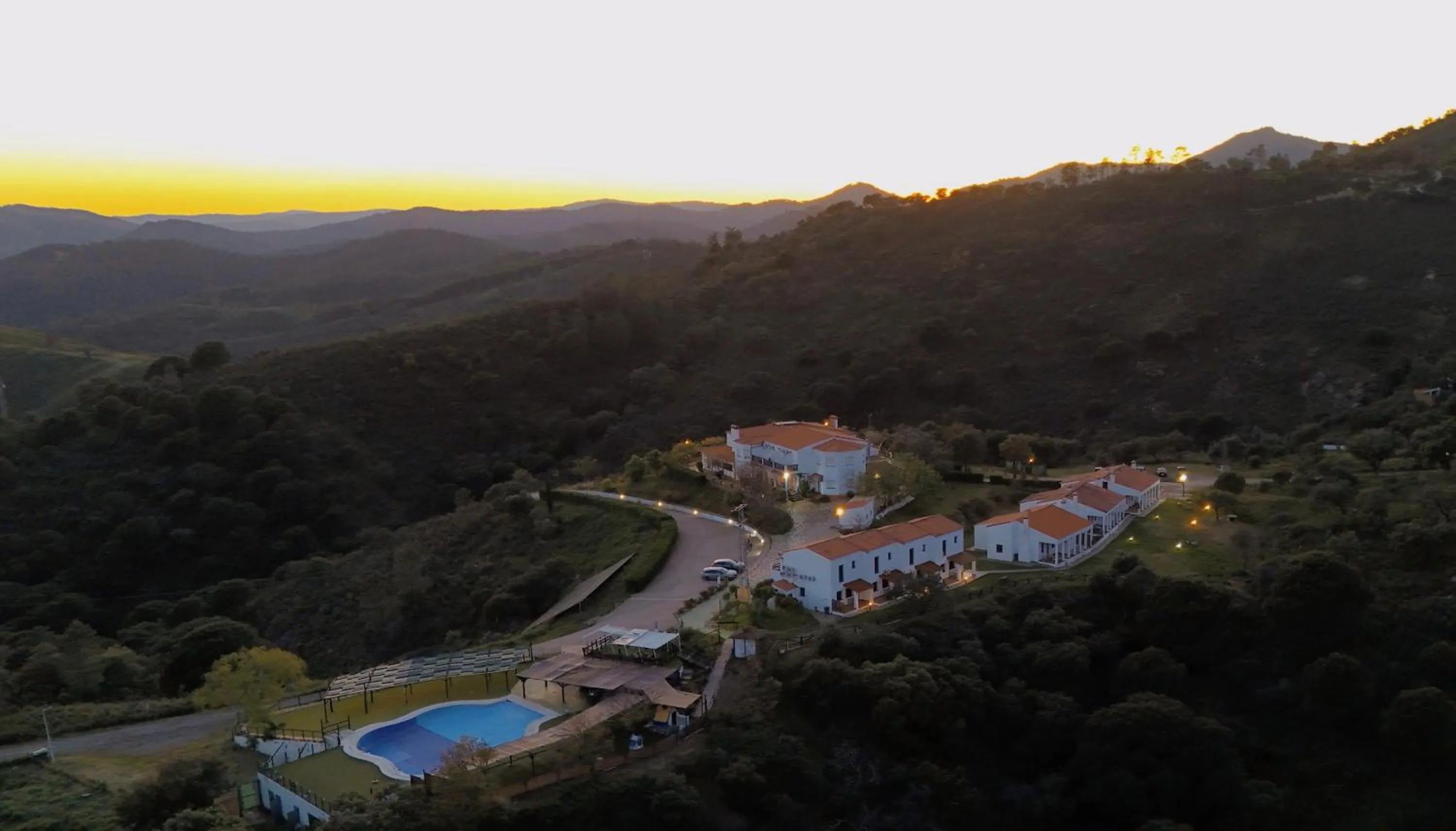 Property building in Complejo Los Veneros