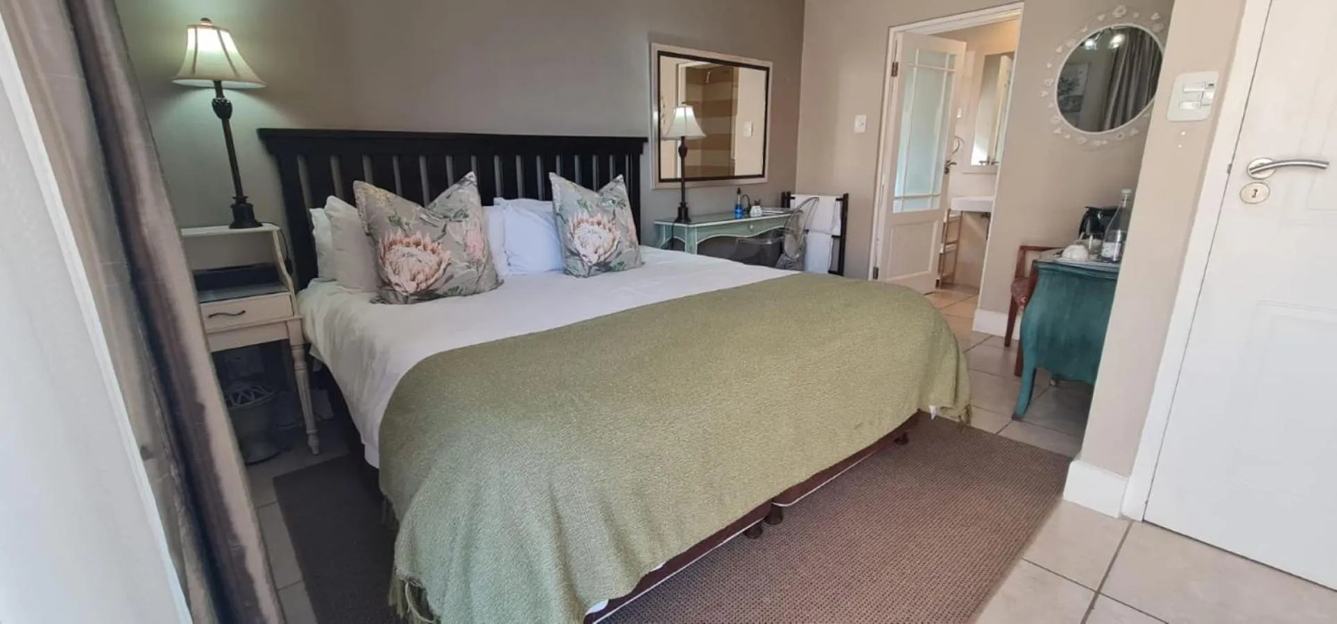 Bedroom, Bed in On the Beach Guesthouse Jeffreys Bay