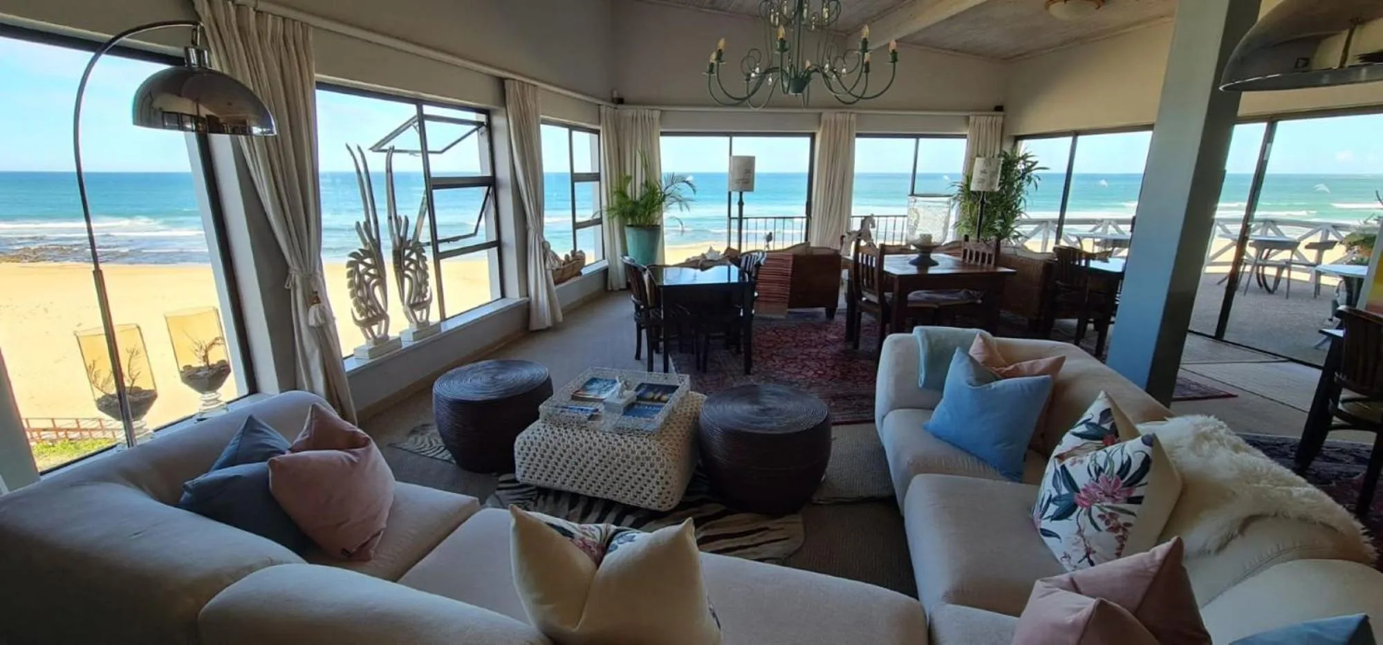 Communal lounge/ TV room in On the Beach Guesthouse Jeffreys Bay