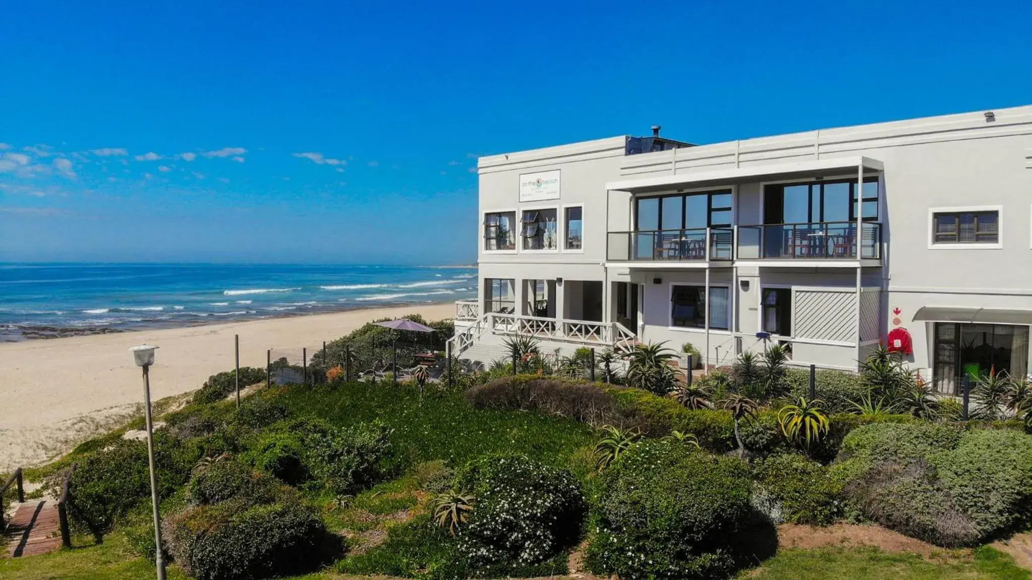 Property building in On the Beach Guesthouse Jeffreys Bay Property building in On the Beach Guesthouse Jeffreys Bay