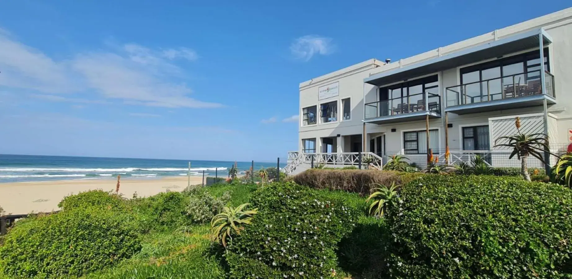 Property building in On the Beach Guesthouse Jeffreys Bay Property building in On the Beach Guesthouse Jeffreys Bay