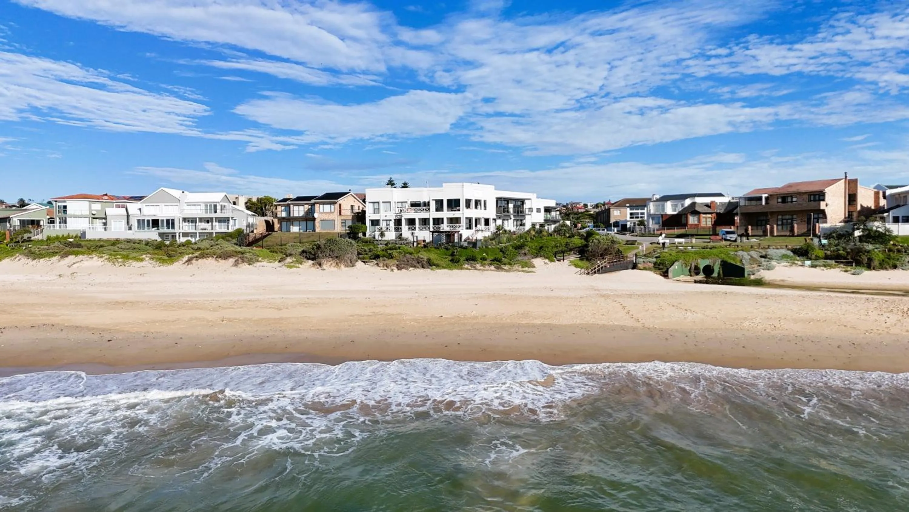 Property building in On the Beach Guesthouse Jeffreys Bay