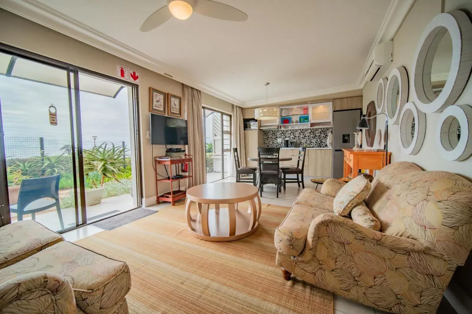 Two-Bedroom Suite in On the Beach Guesthouse Jeffreys Bay Two-Bedroom Suite in On the Beach Guesthouse Jeffreys Bay