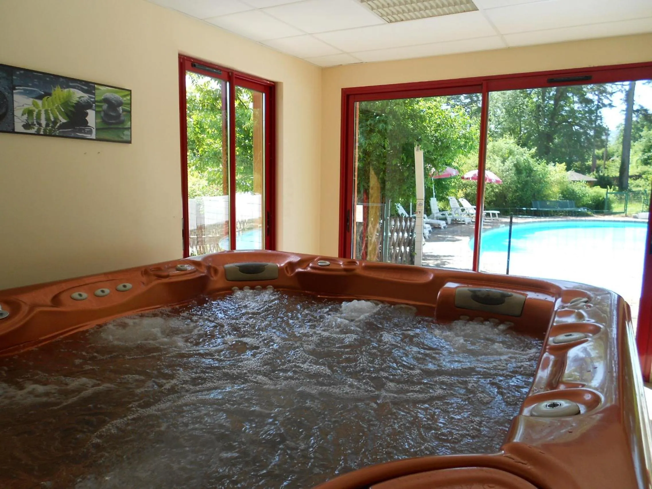 Spa and wellness centre/facilities in Domaine du Rougier