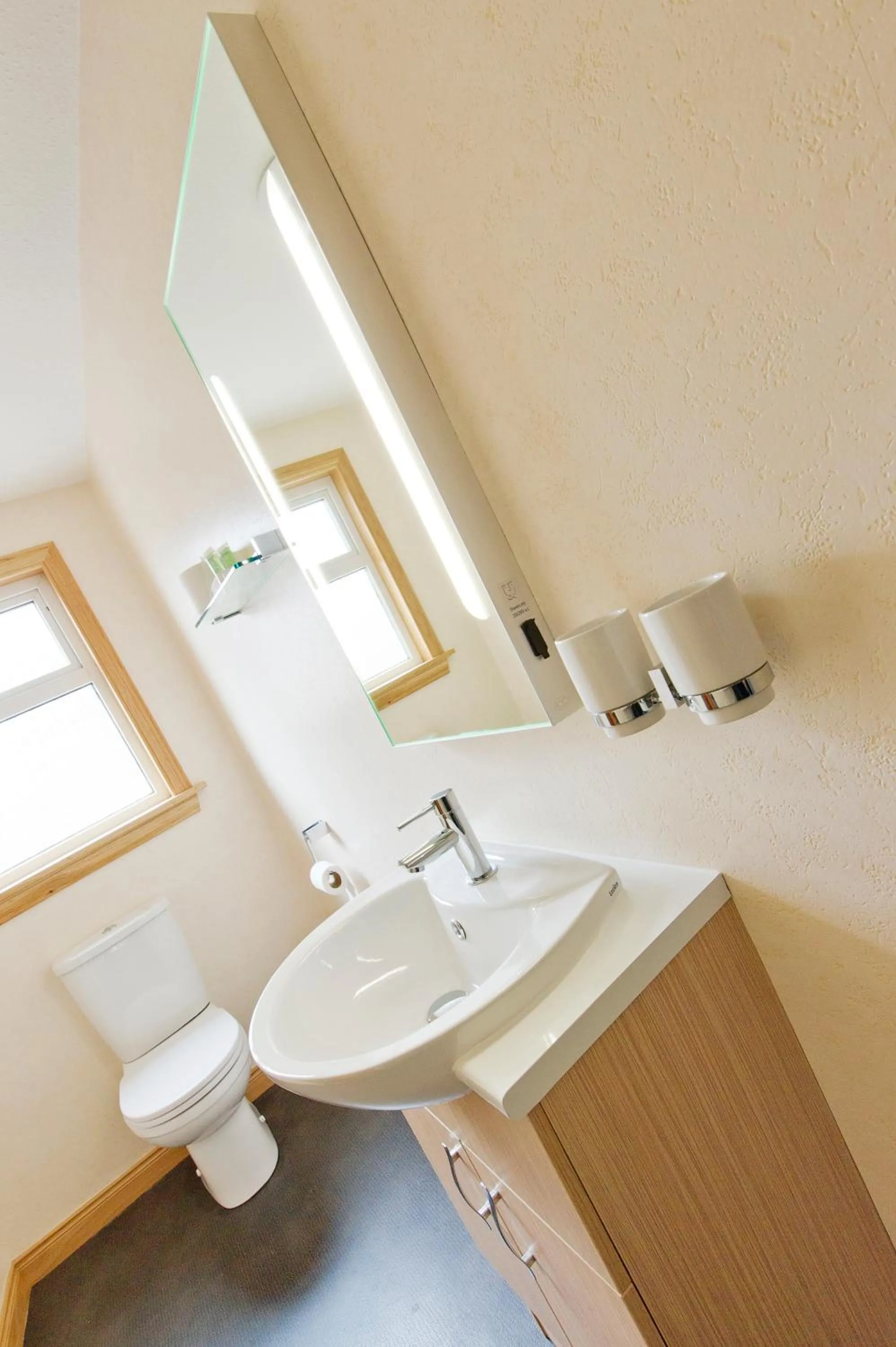 Bathroom in Nethercliffe Hotel