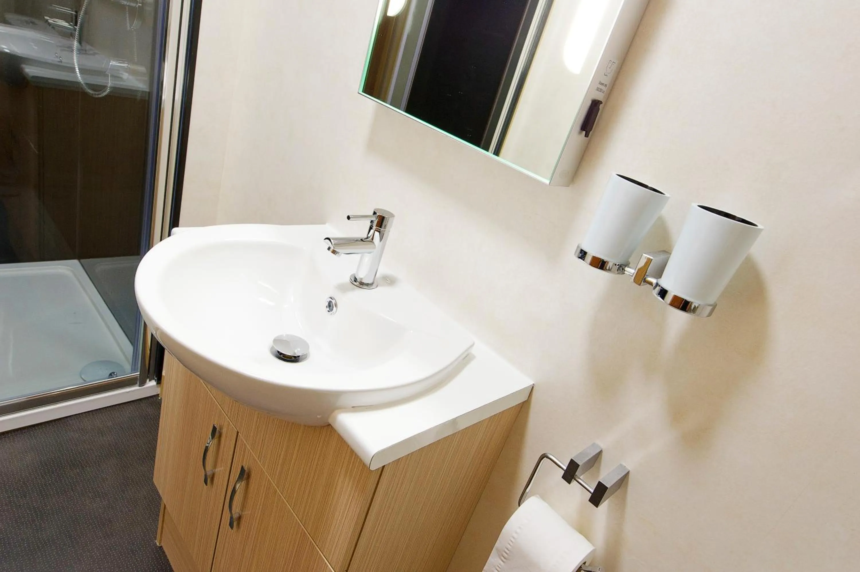 Bathroom in Nethercliffe Hotel