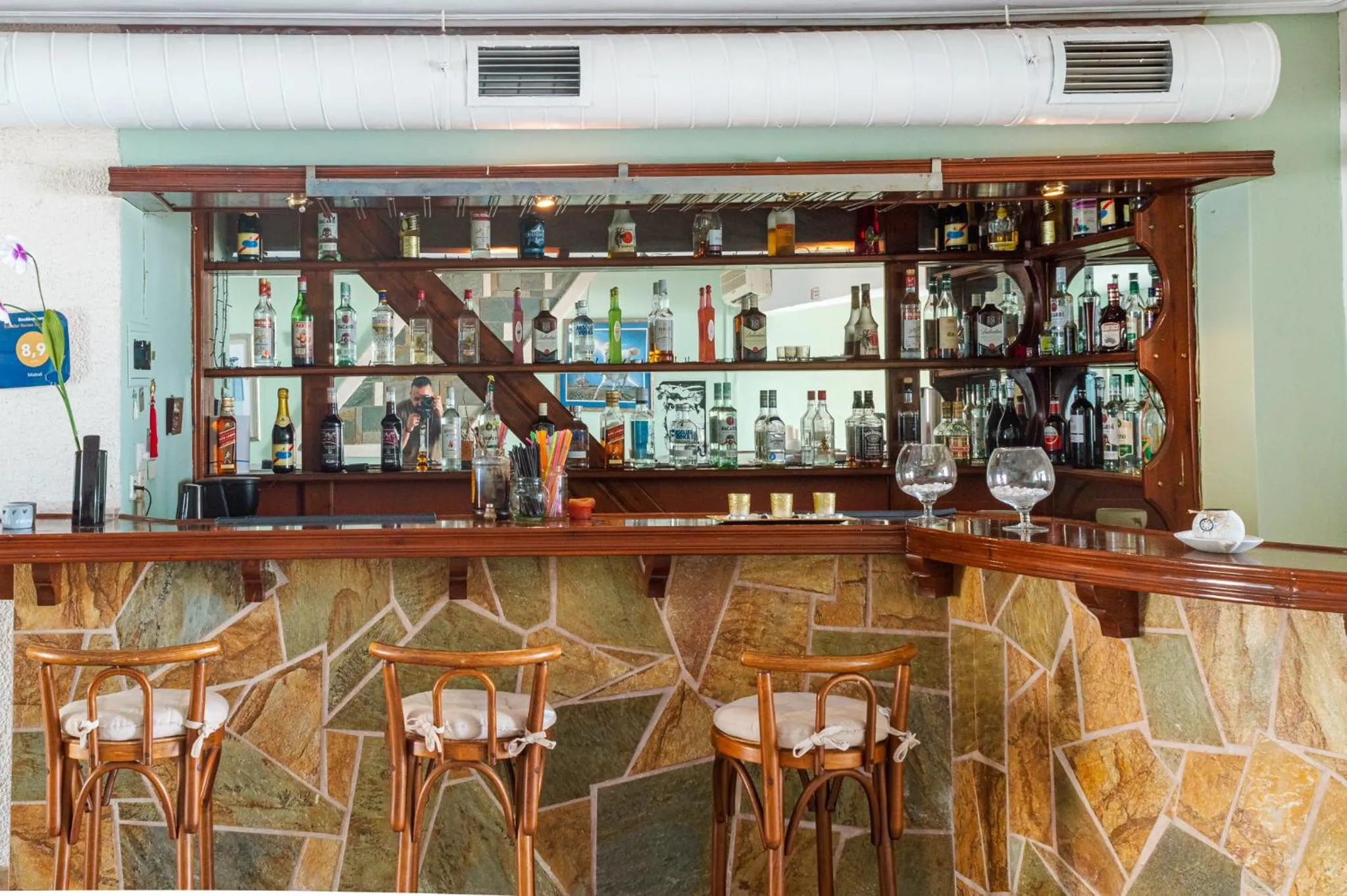 Restaurant/places to eat in Mistral