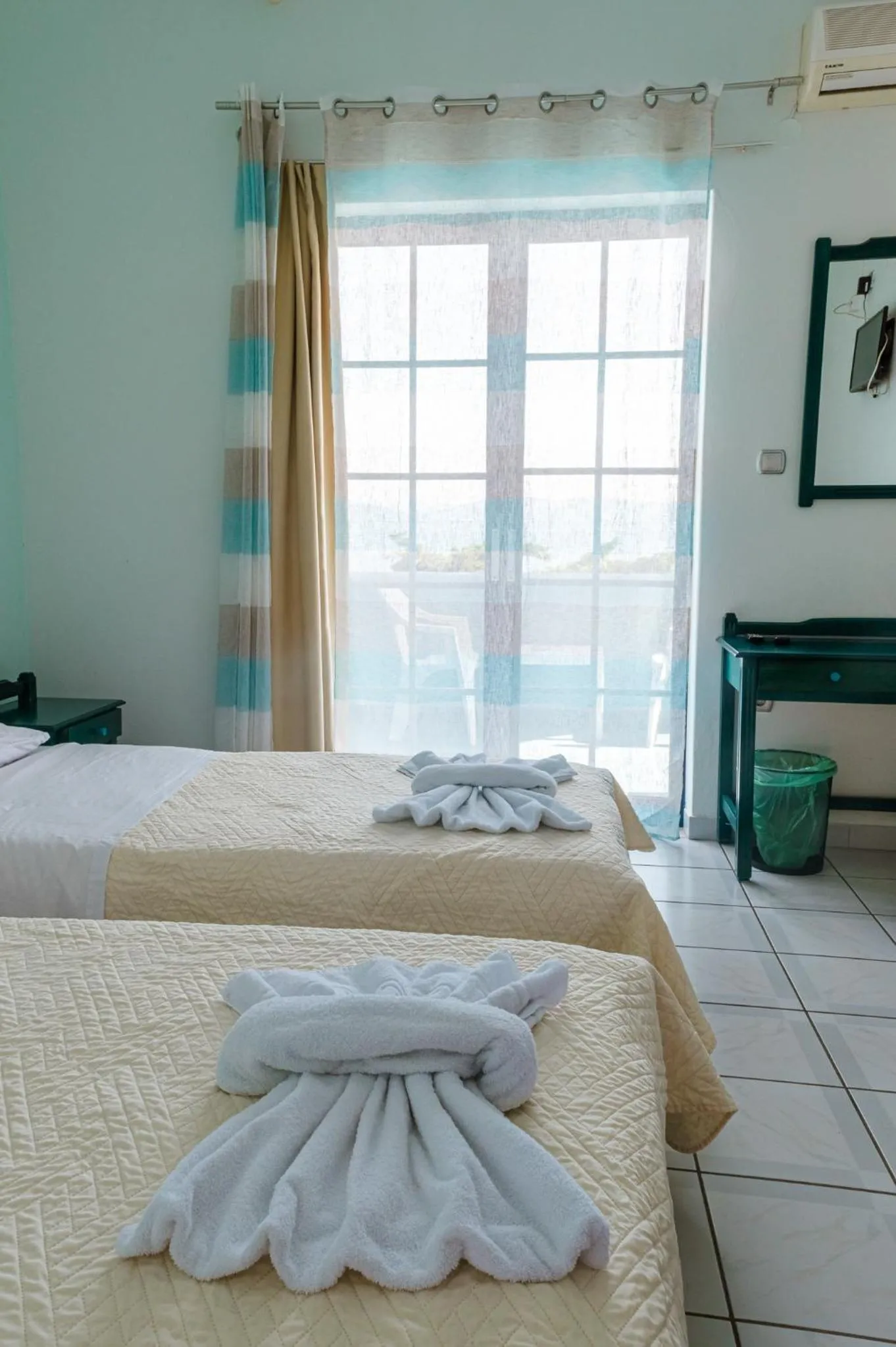 Bedroom, Bed in Mistral