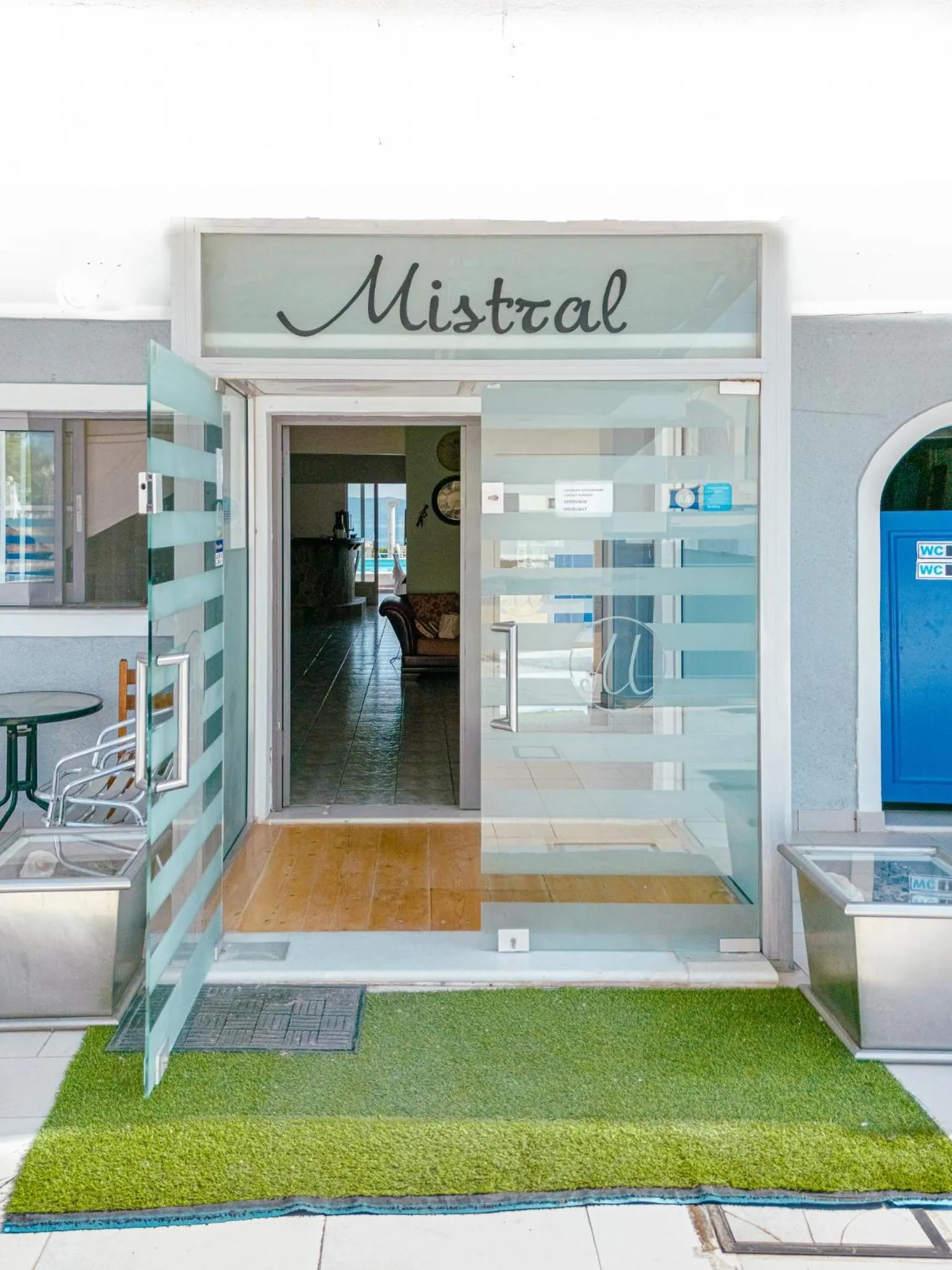 Facade/entrance in Mistral