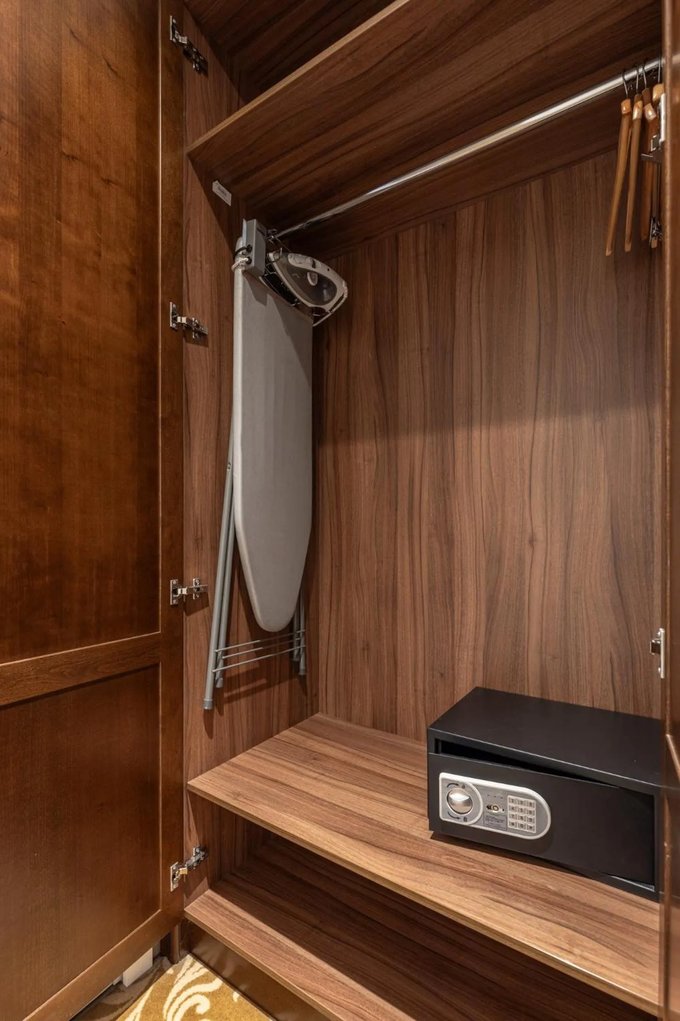 flat iron in Rixwell Gertrude Hotel