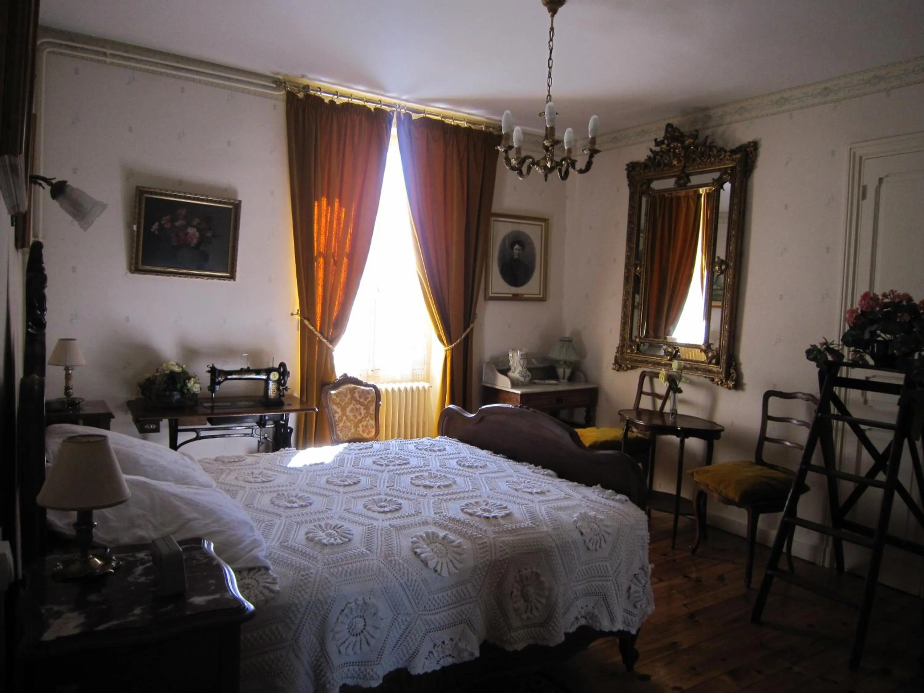 Bedroom, Bed in La Maison de Mireille
