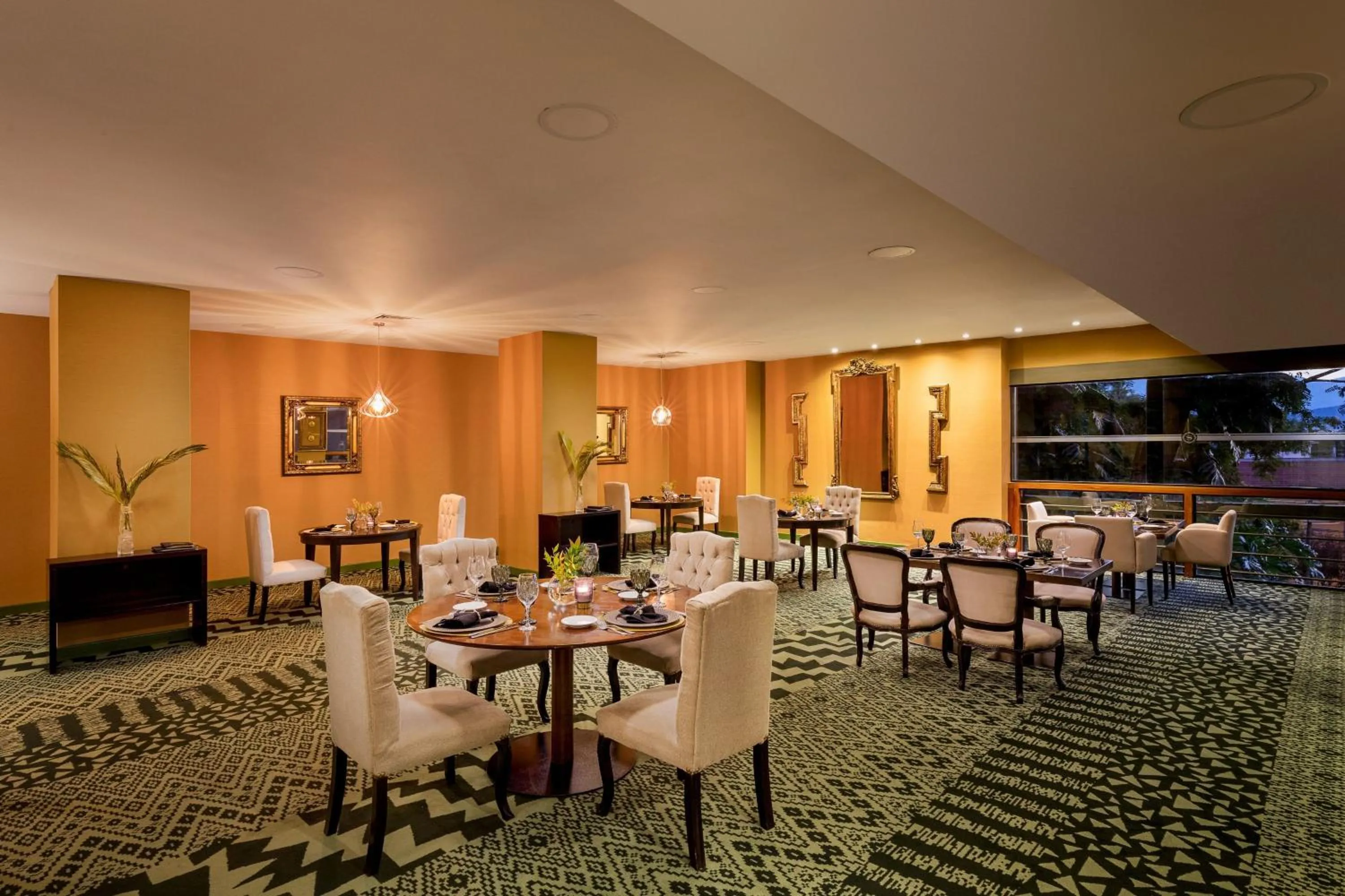 Restaurant/places to eat in Sheraton Salta Hotel