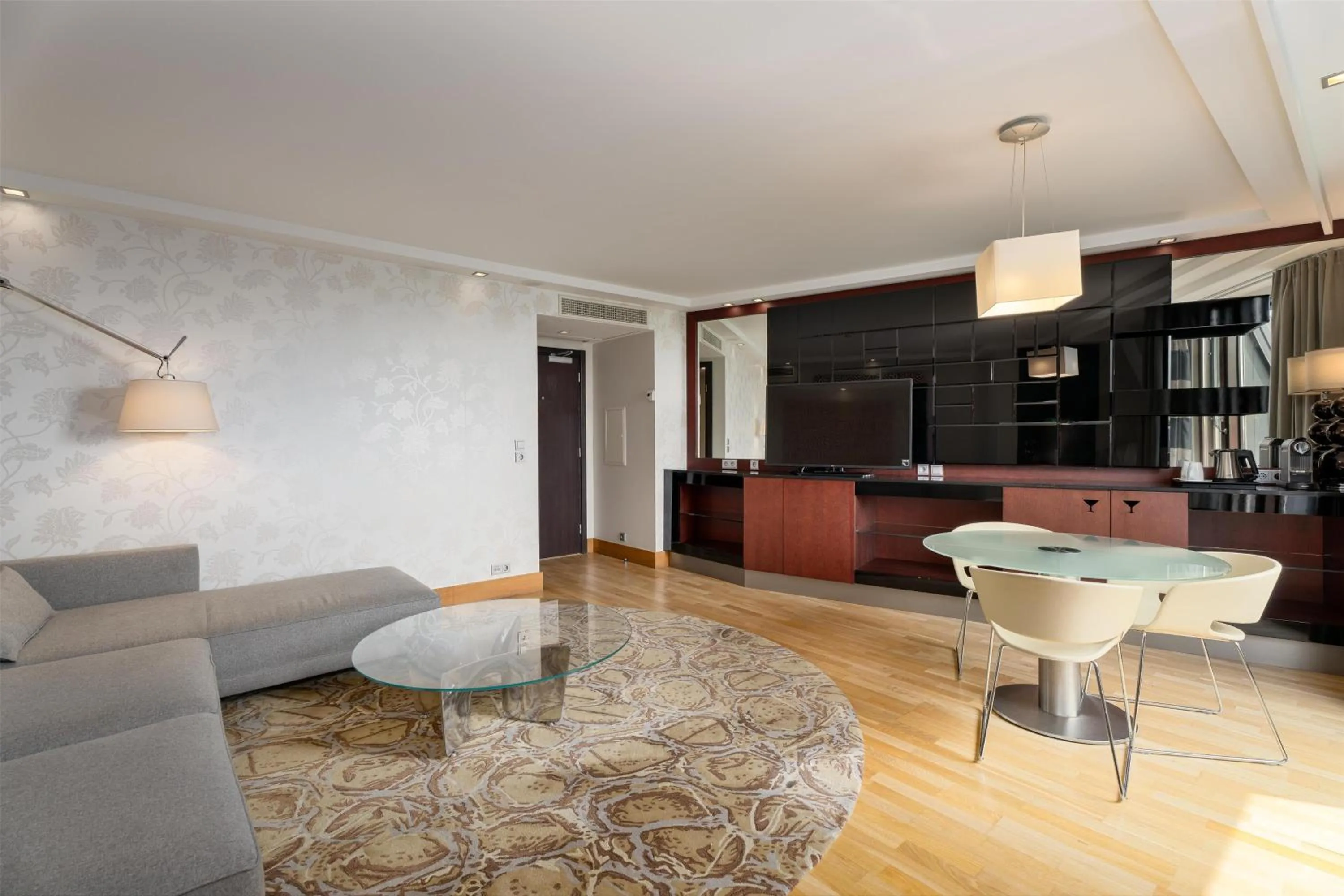 Living room in Radisson Blu Elizabete Hotel, Riga