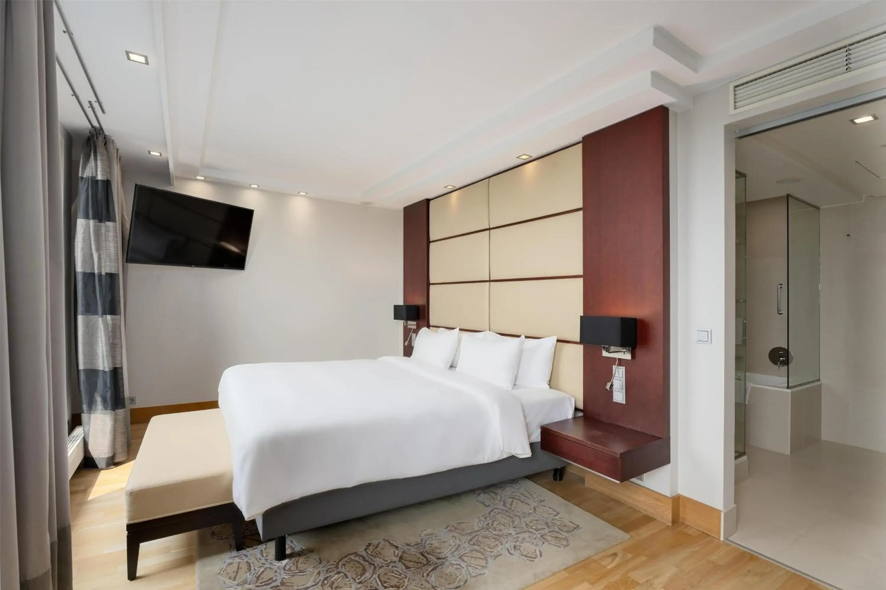 Photo of the whole room, Bed in Radisson Blu Elizabete Hotel, Riga Photo of the whole room, Bed in Radisson Blu Elizabete Hotel, Riga