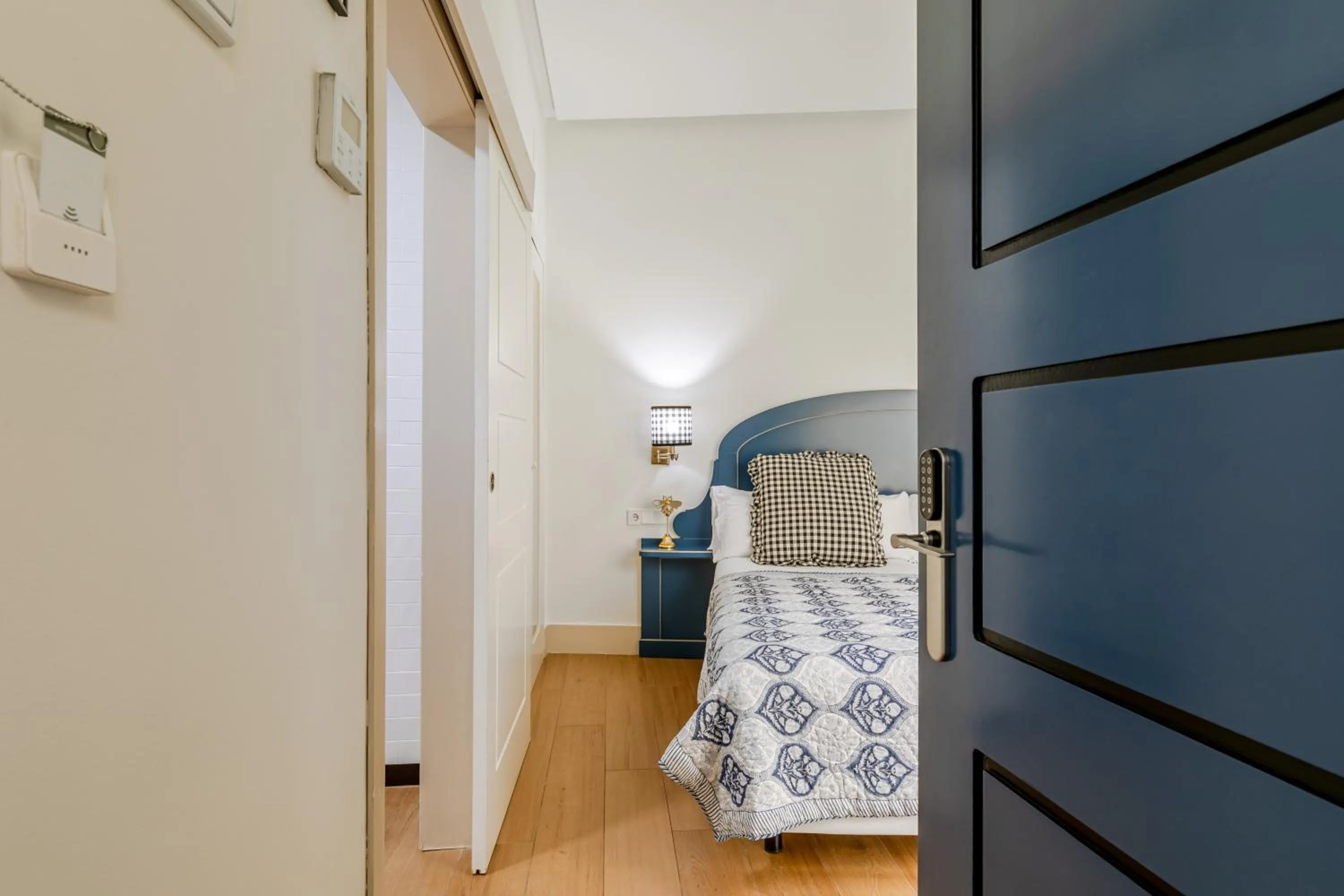 Photo of the whole room, Bed in nüa cicerone