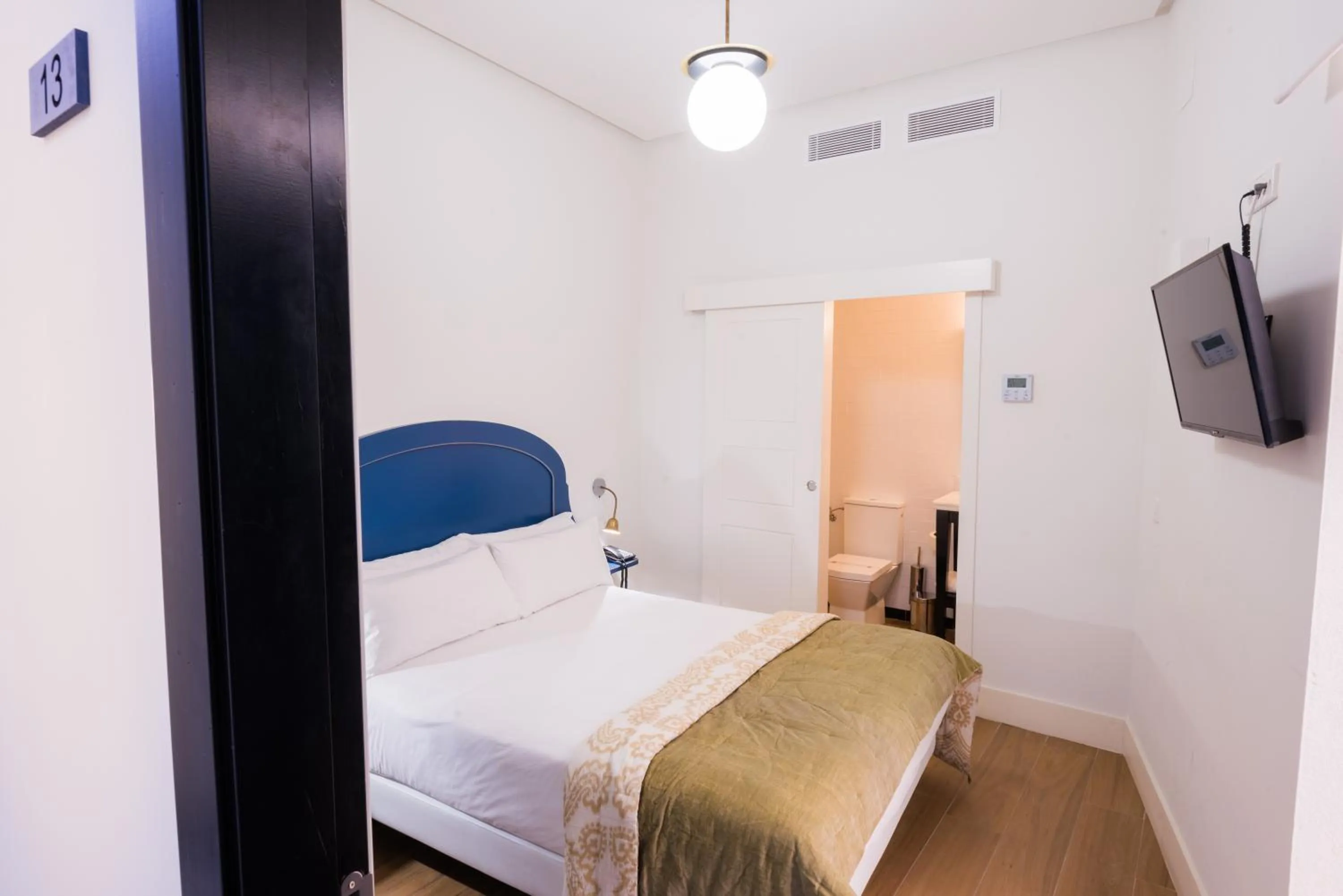 Decorative detail, Bed in nüa cicerone