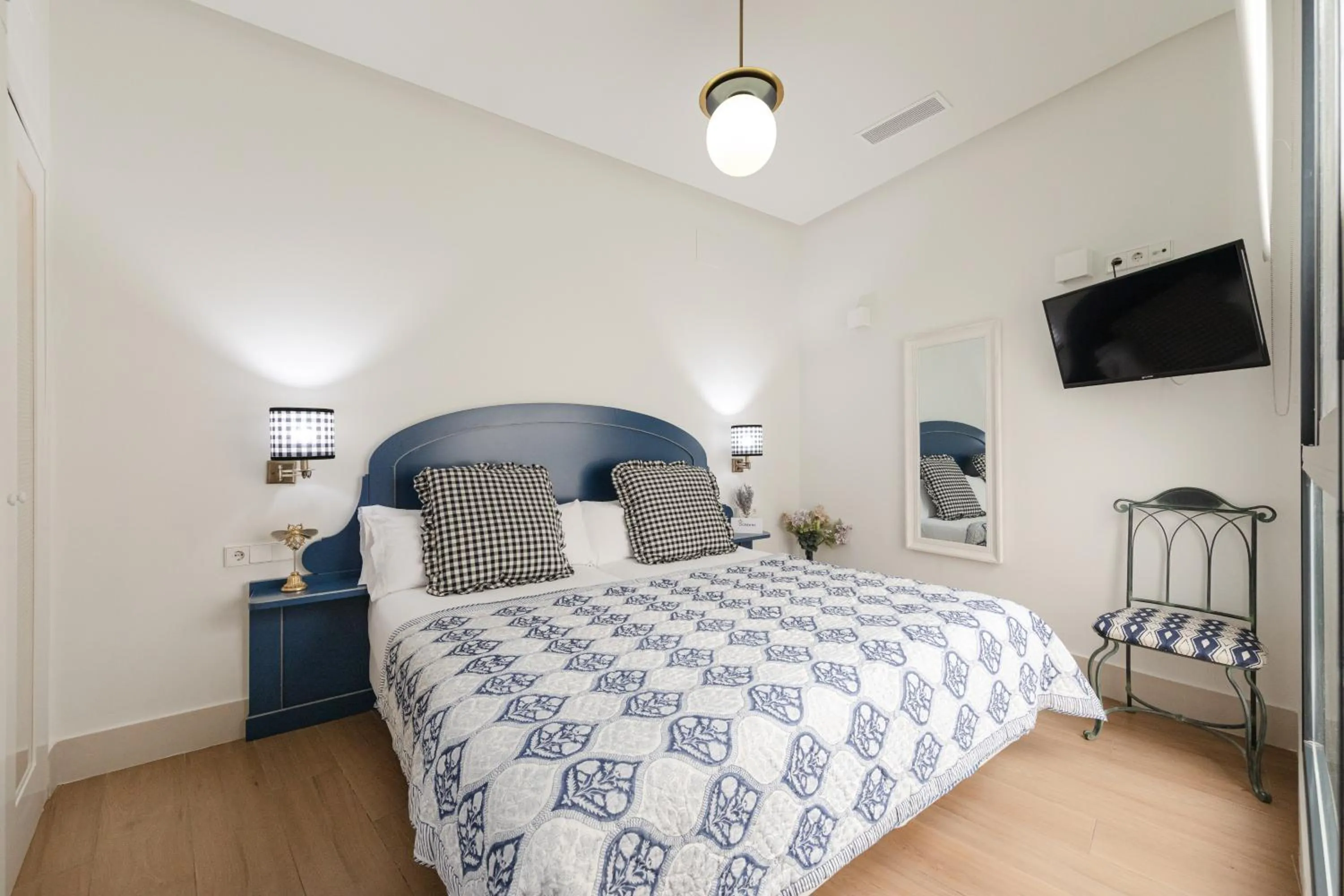 Bedroom, Bed in nüa cicerone