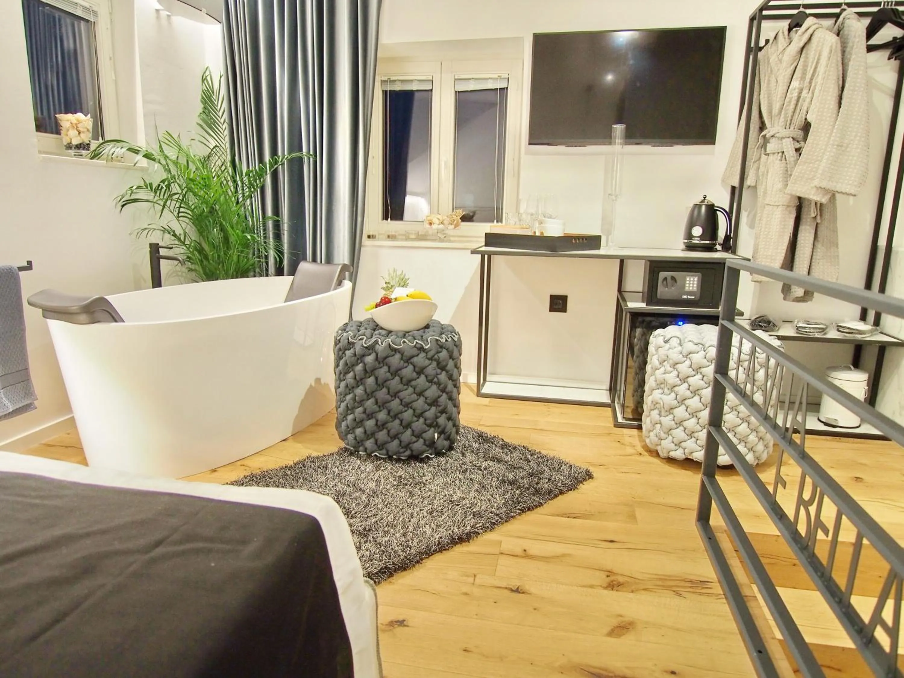 Living room, Bed in La Vita e Bella II