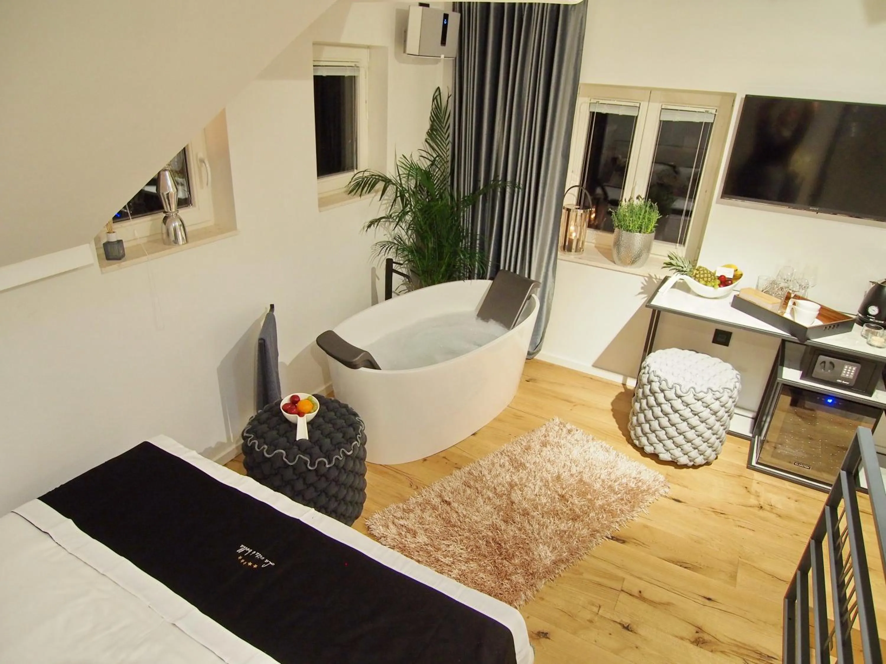 Bedroom in La Vita e Bella II