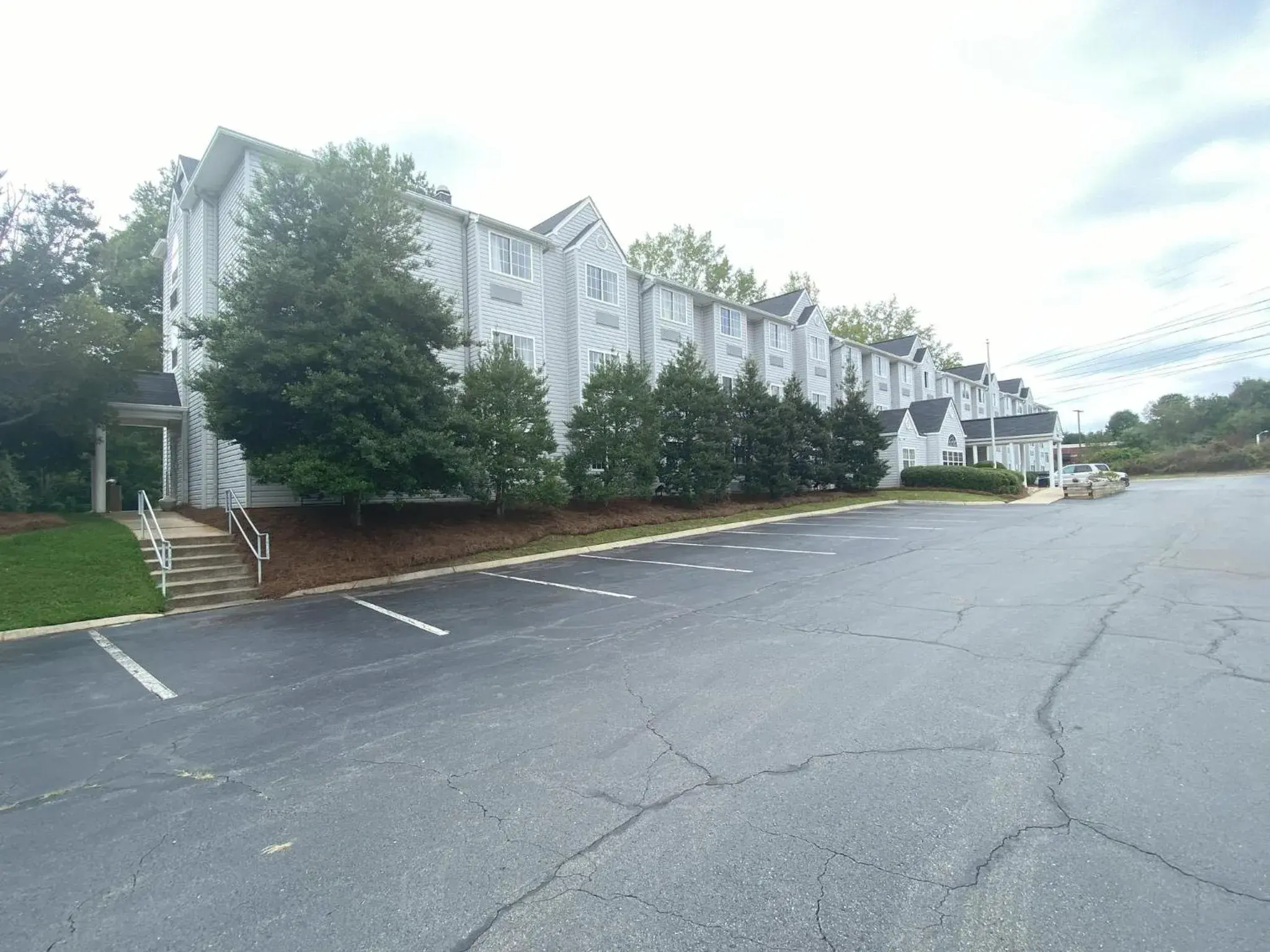 Property building in Red Roof Inn Winston-Salem Property building in Red Roof Inn Winston-Salem