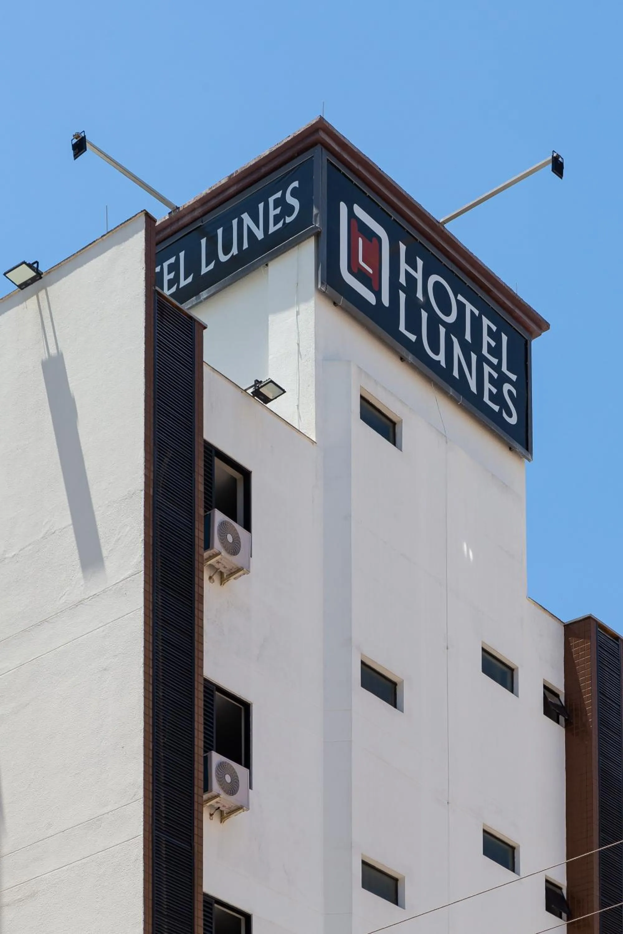 Hotel Lunes