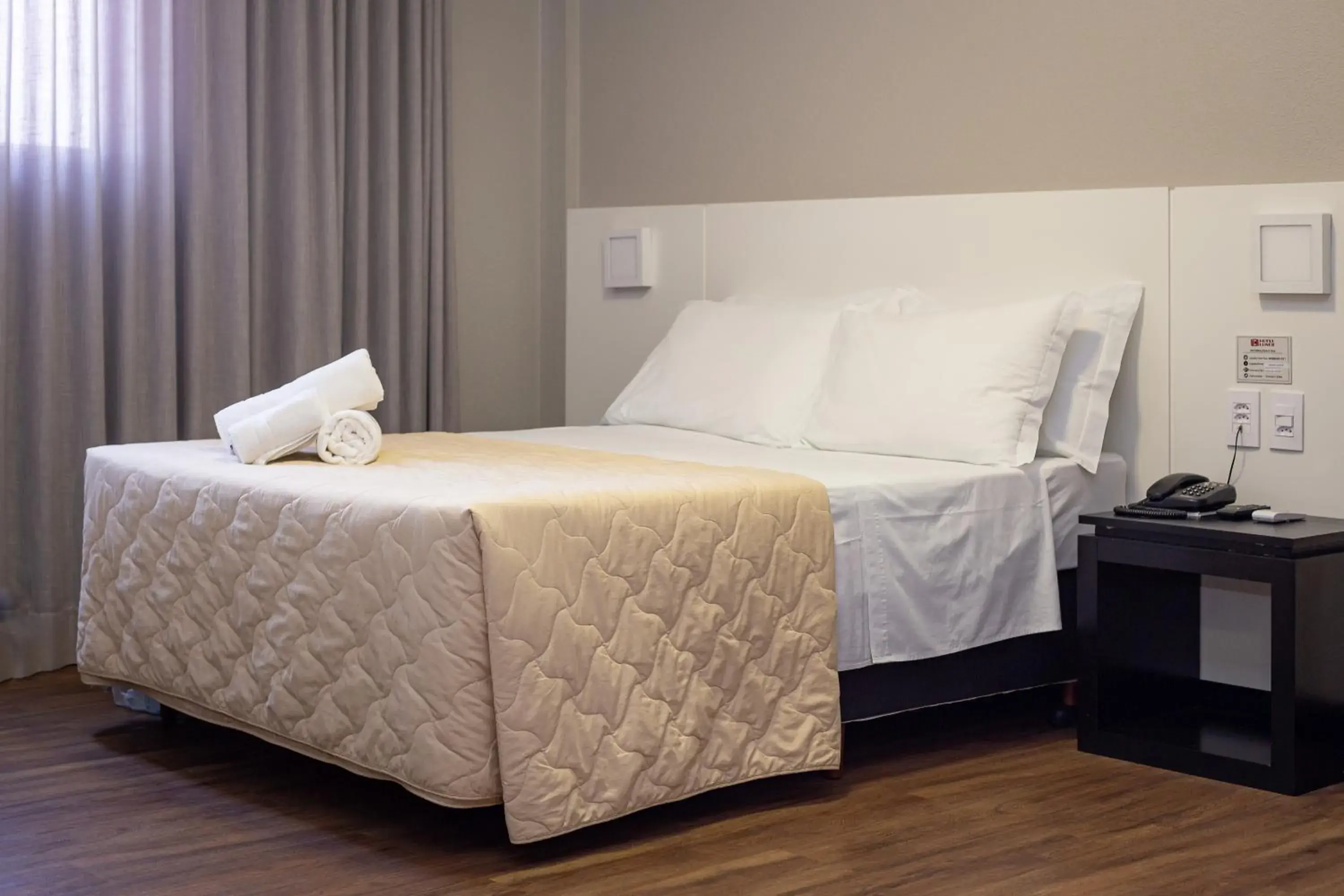 Standard Double or Twin Room - single occupancy in Hotel Lunes Standard Double or Twin Room - single occupancy in Hotel Lunes