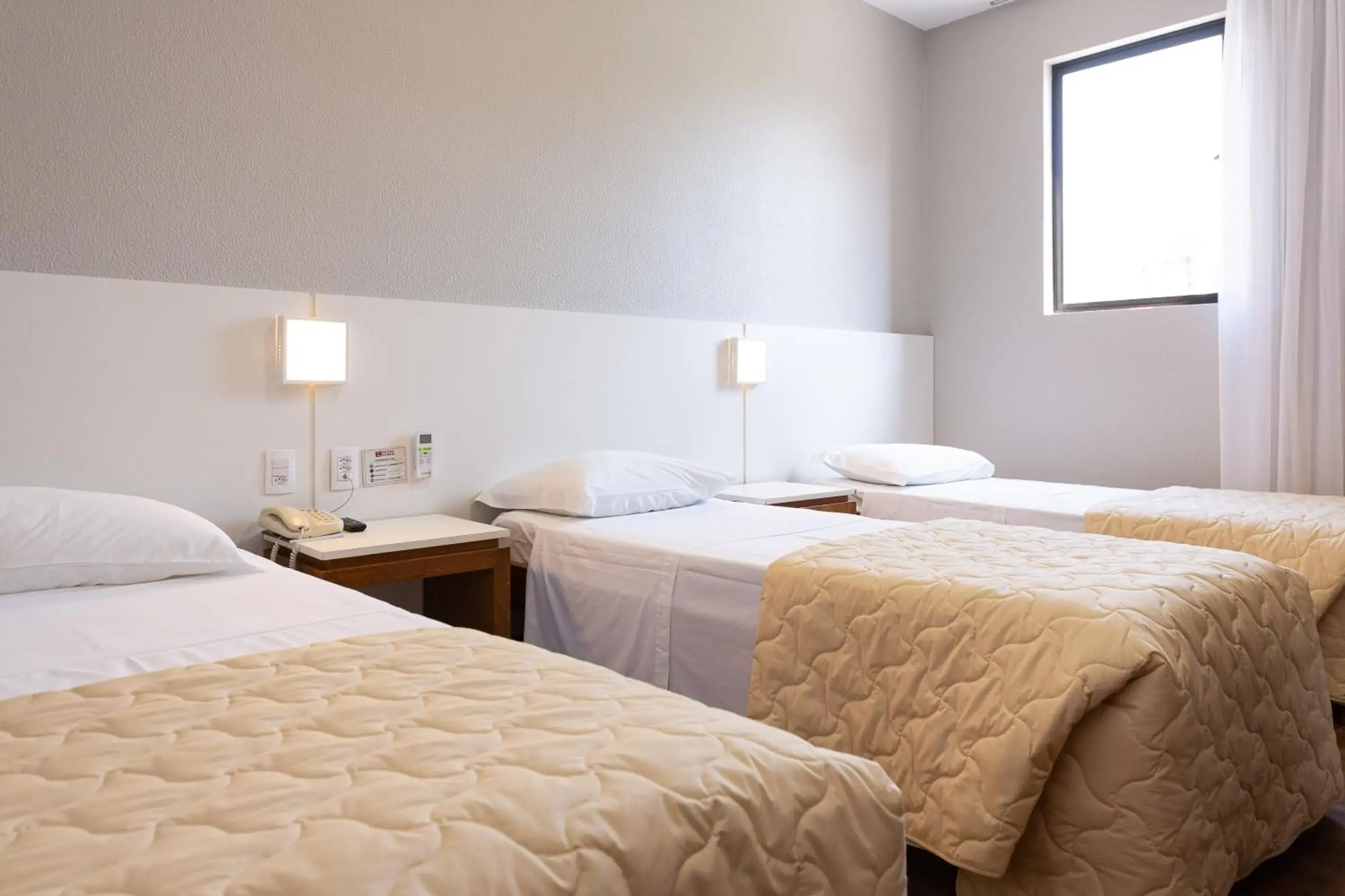 Triple Room - single occupancy in Hotel Lunes Triple Room - single occupancy in Hotel Lunes