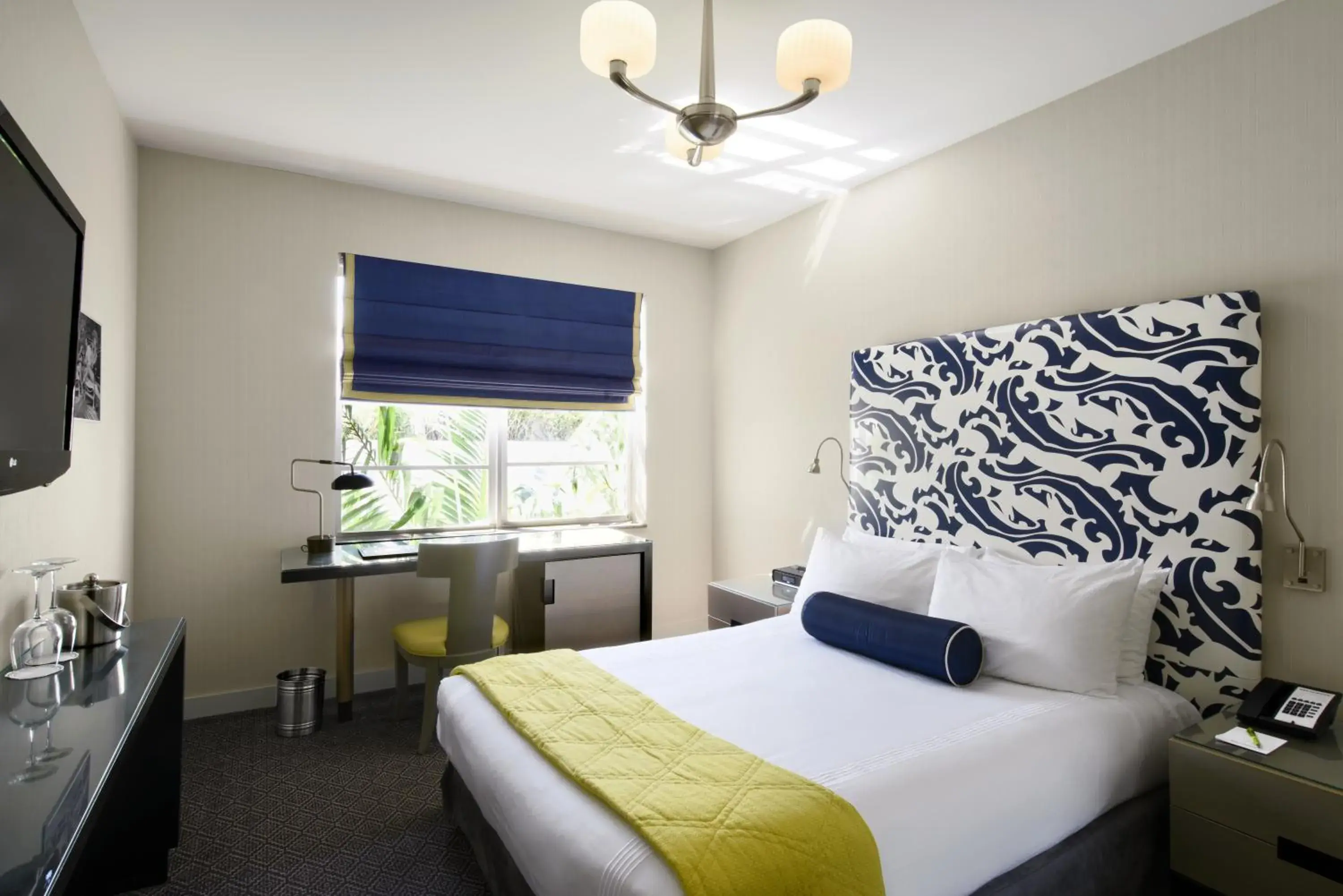 Bed in Hotel Breakwater South Beach Bed in Hotel Breakwater South Beach