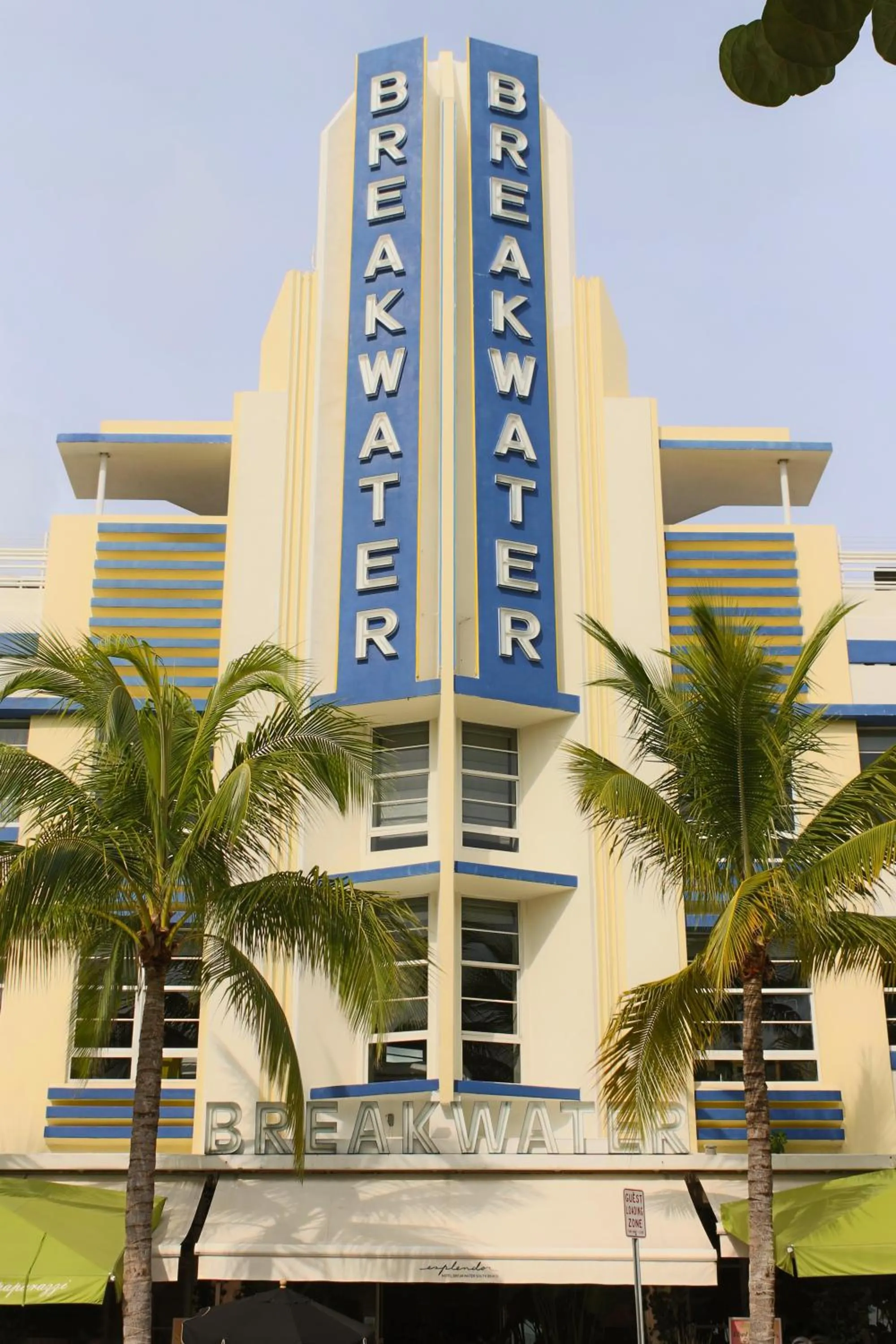 Facade/entrance in Hotel Breakwater South Beach