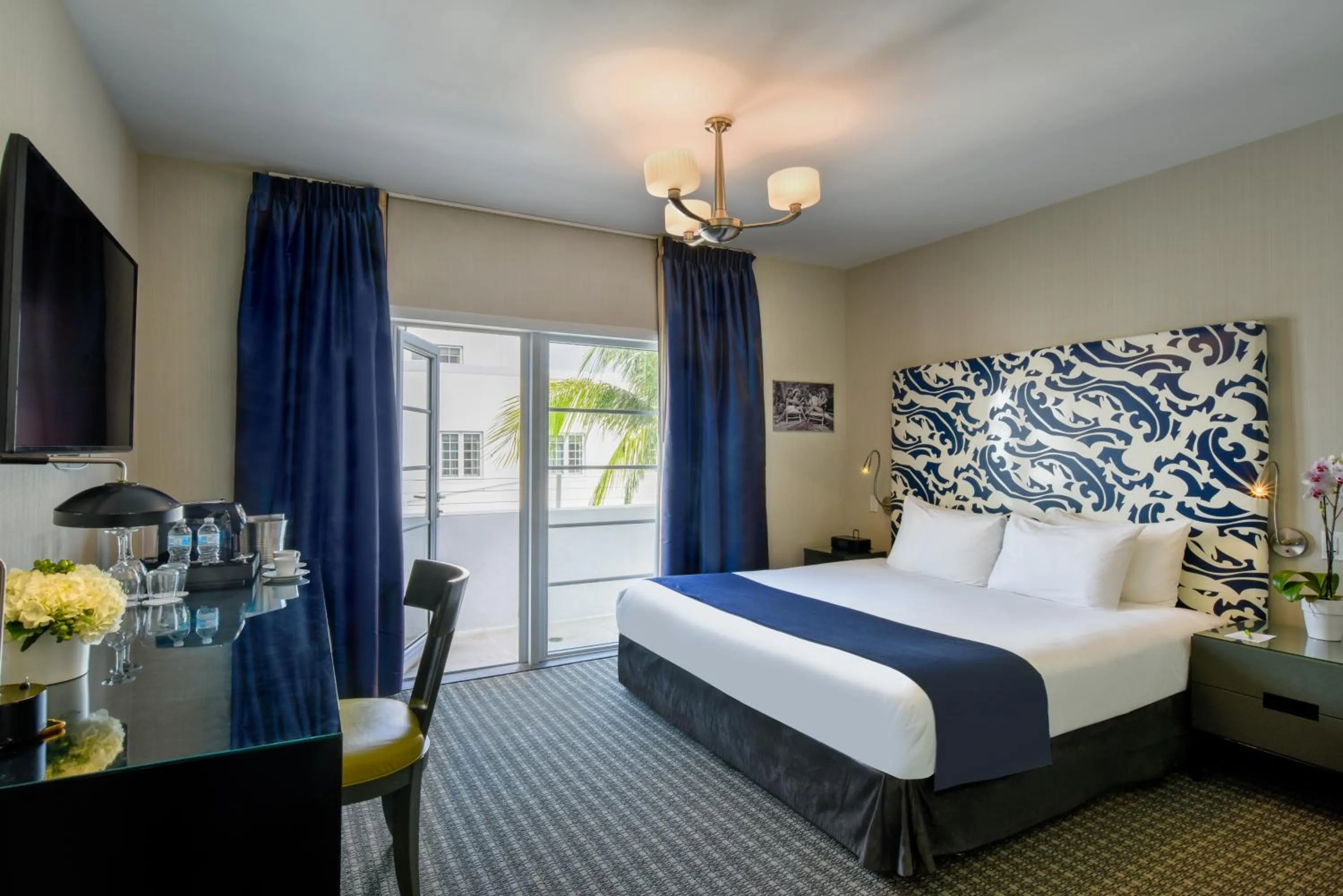 Photo of the whole room, Bed in Hotel Breakwater South Beach