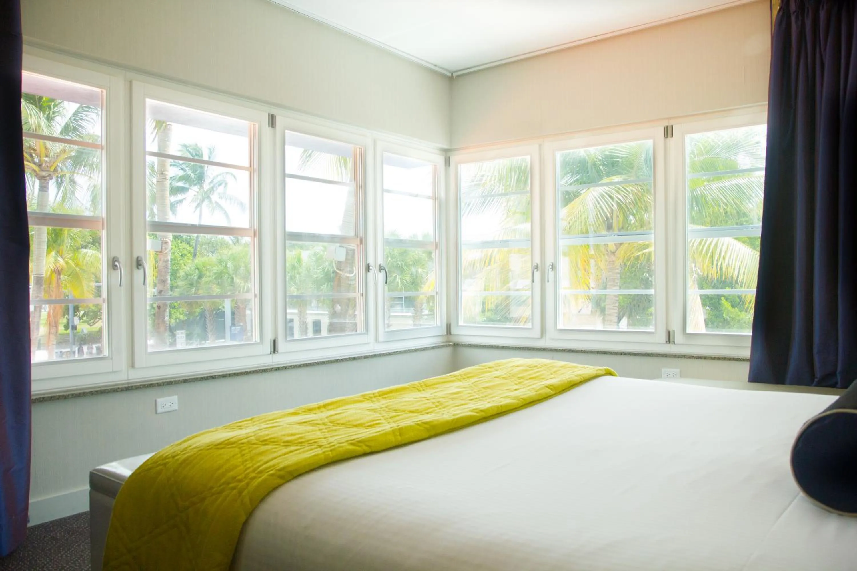 Bed in Hotel Breakwater South Beach