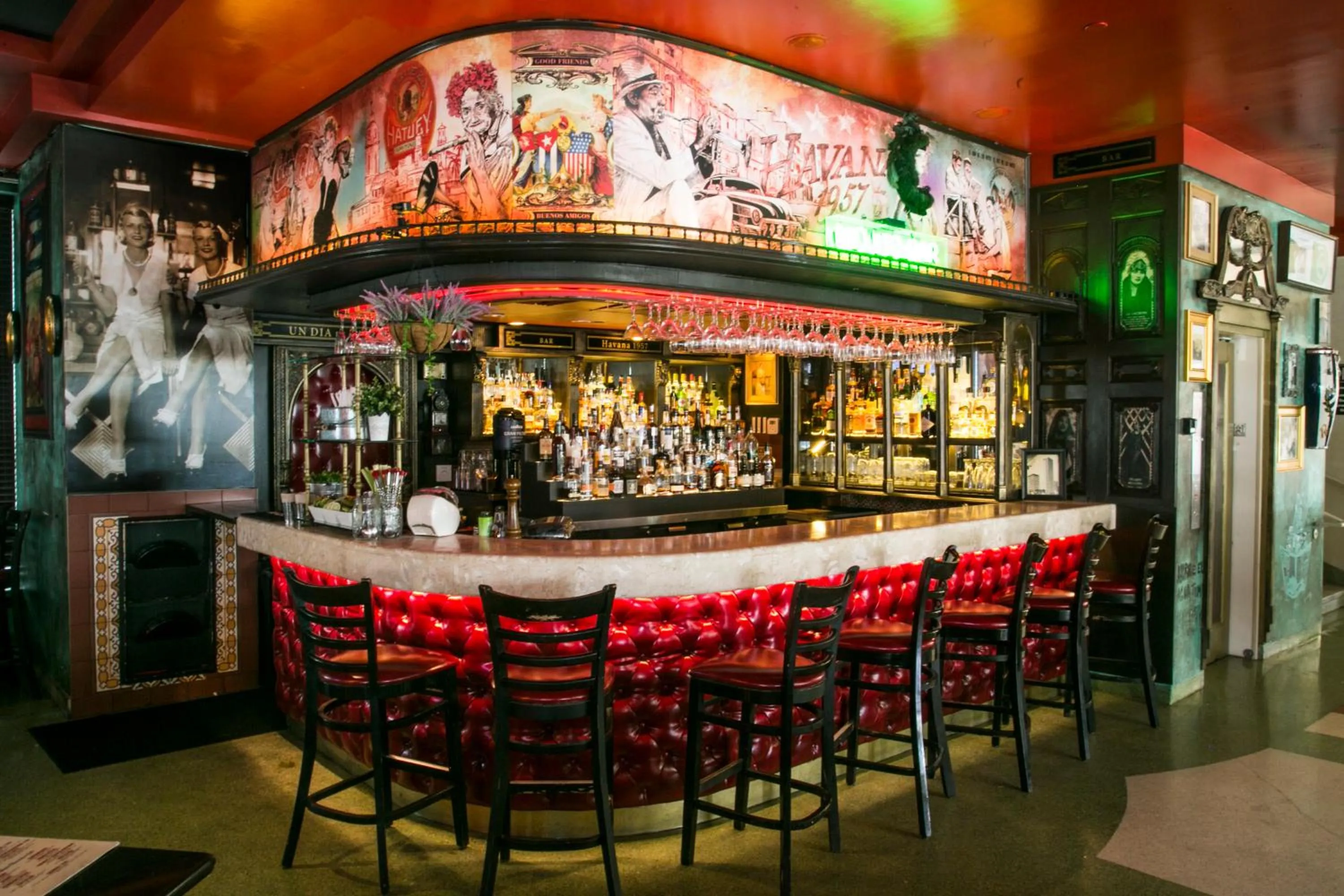 Lounge or bar in Hotel Breakwater South Beach