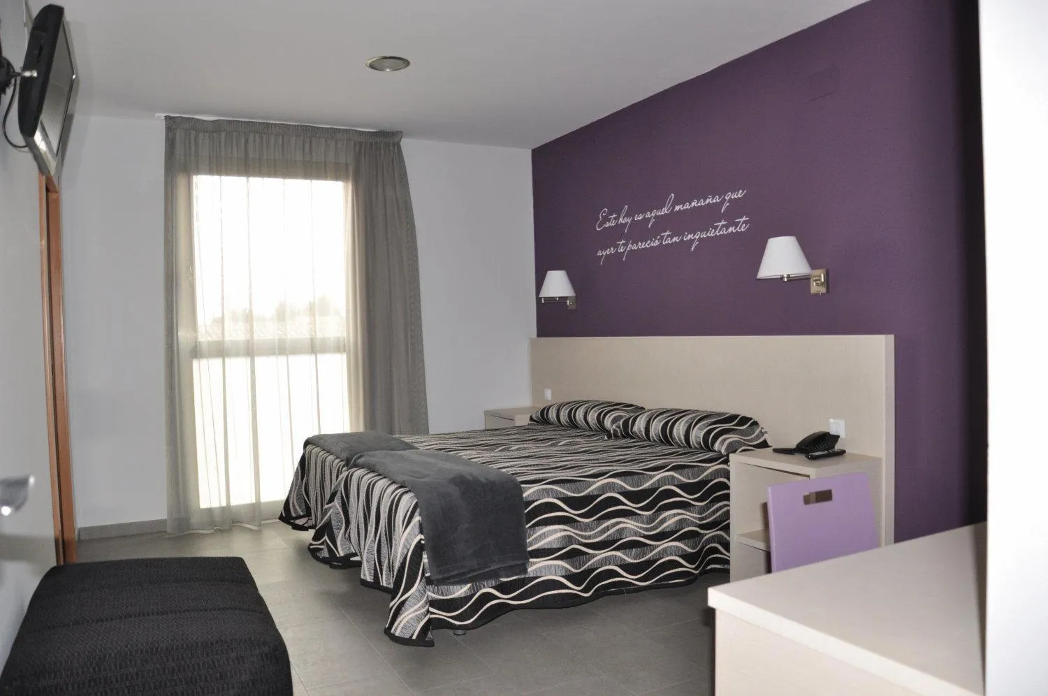 Photo of the whole room in Hotel HM Alfaro