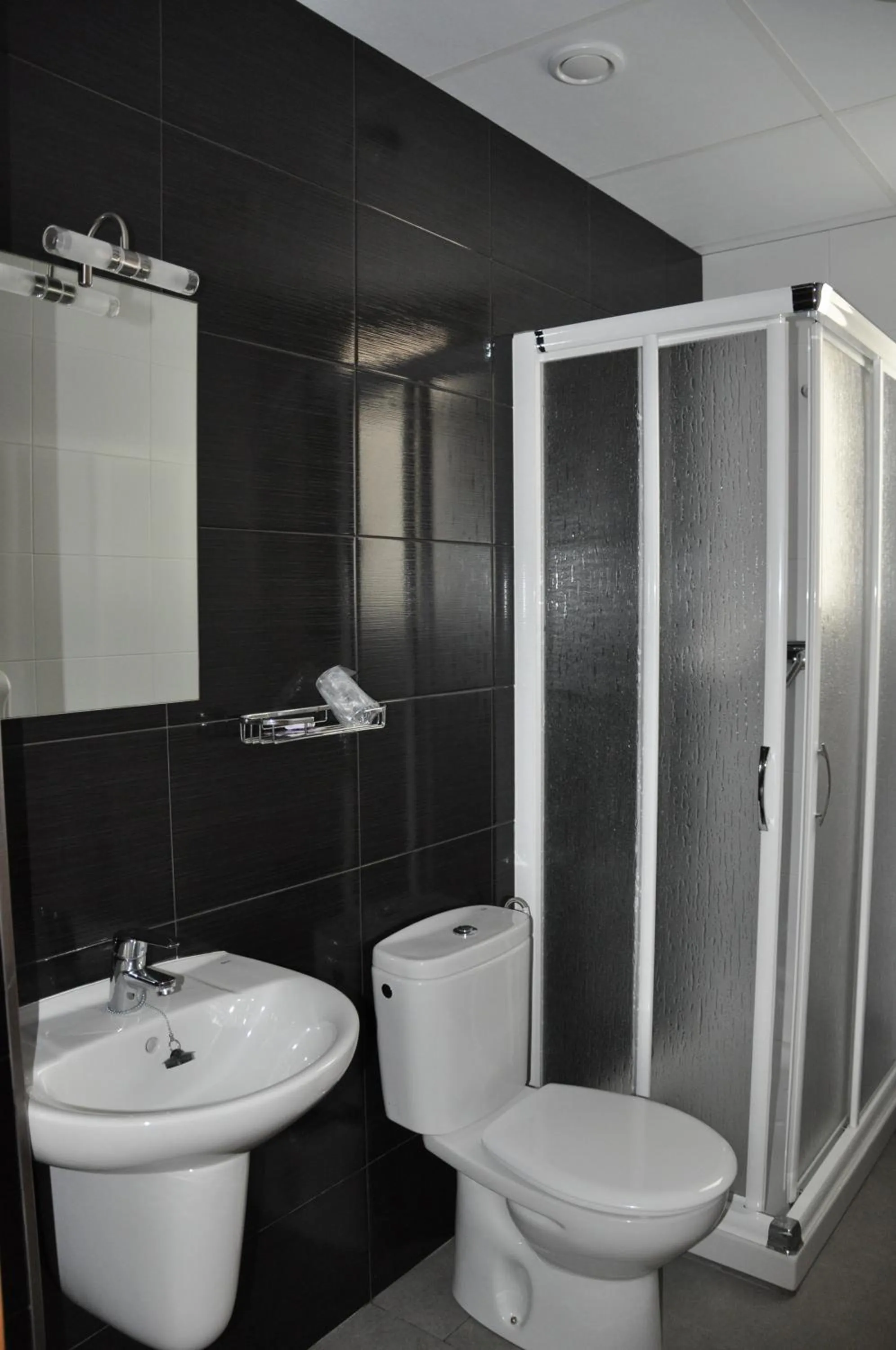 Bathroom in Hotel HM Alfaro